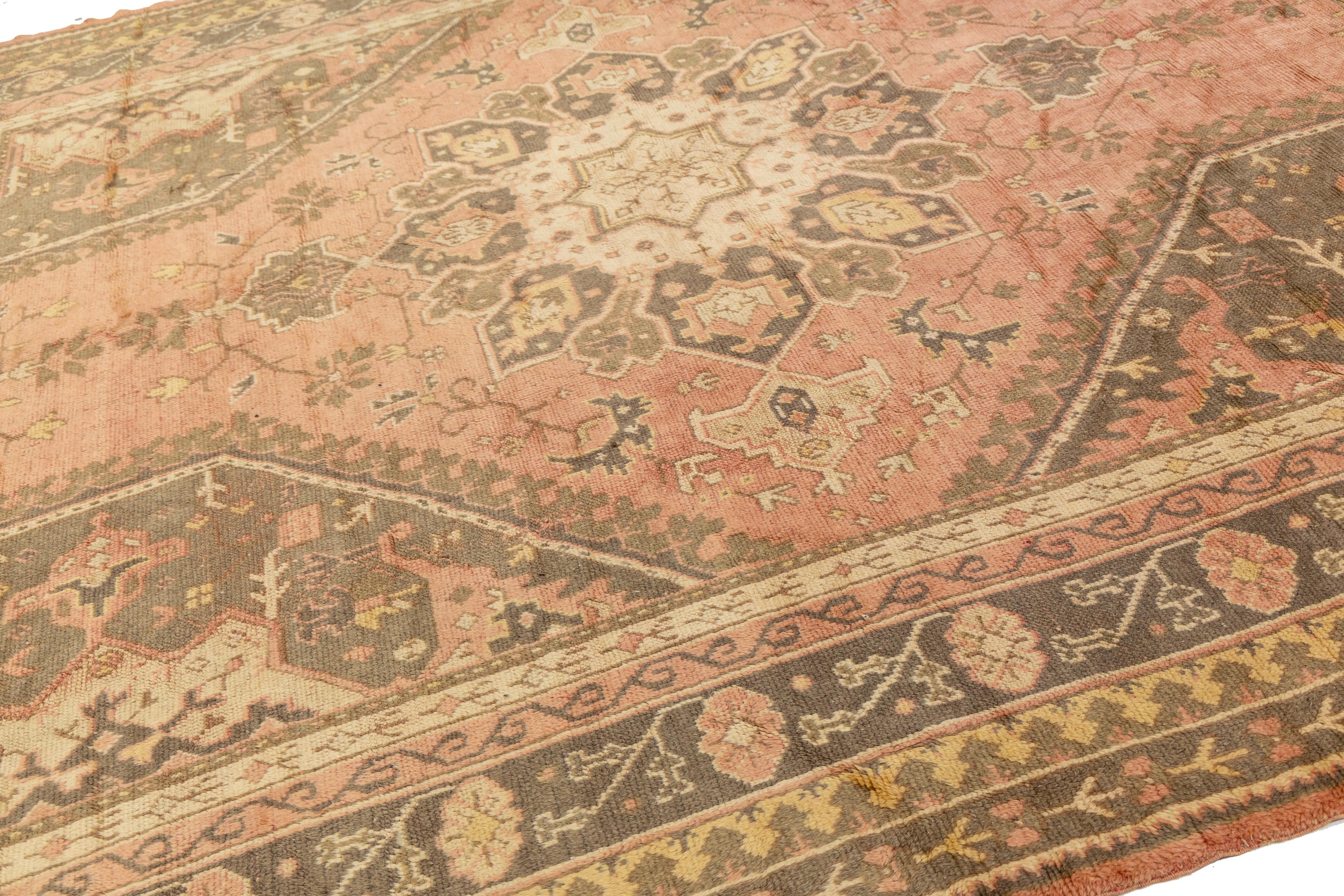 10 x 11 Turkish Oushak Antique Wool Rug In Peach With Medallion Motif en venta 3