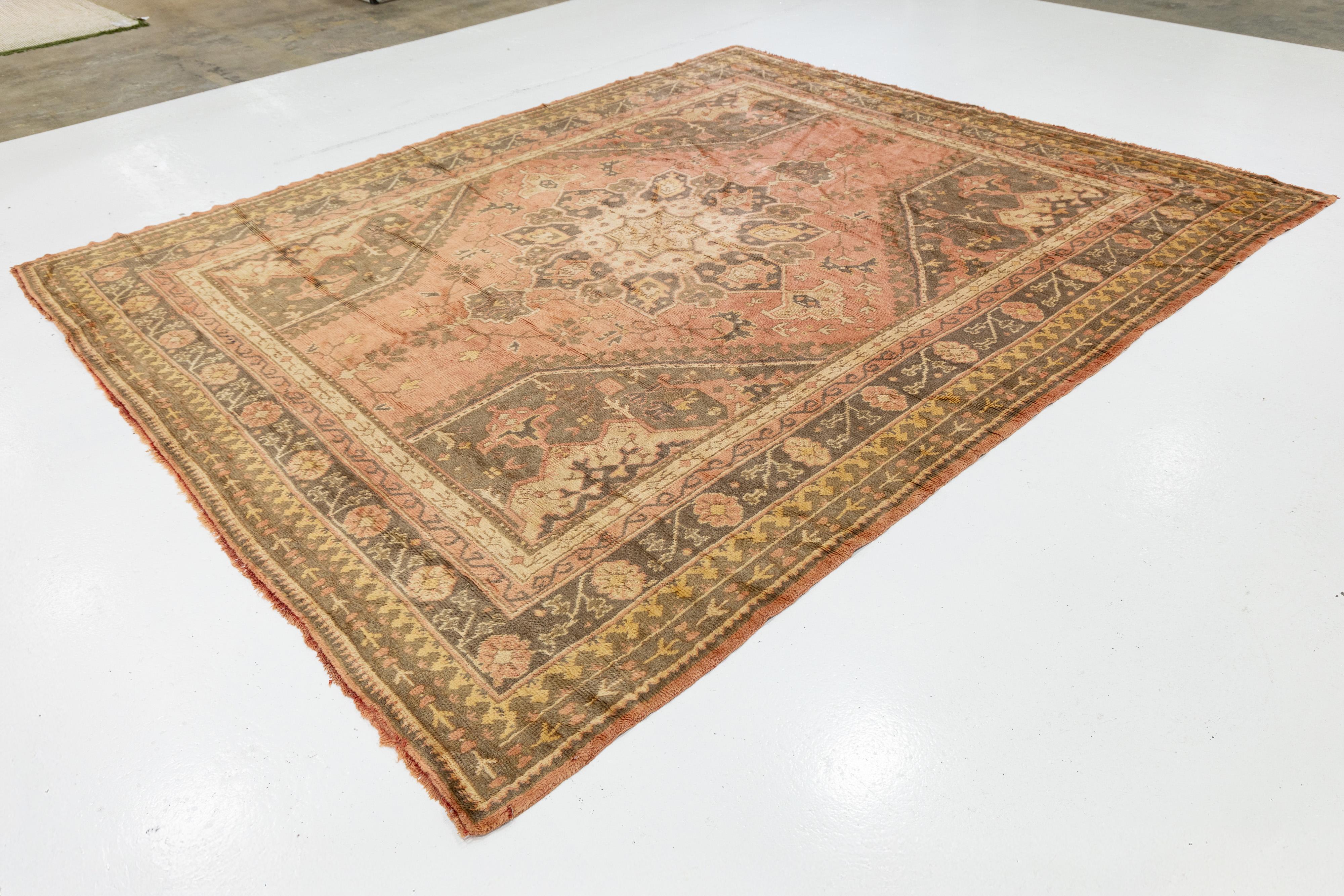 10 x 11 Turkish Oushak Antique Wool Rug In Peach With Medallion Motif Anudado a mano en venta