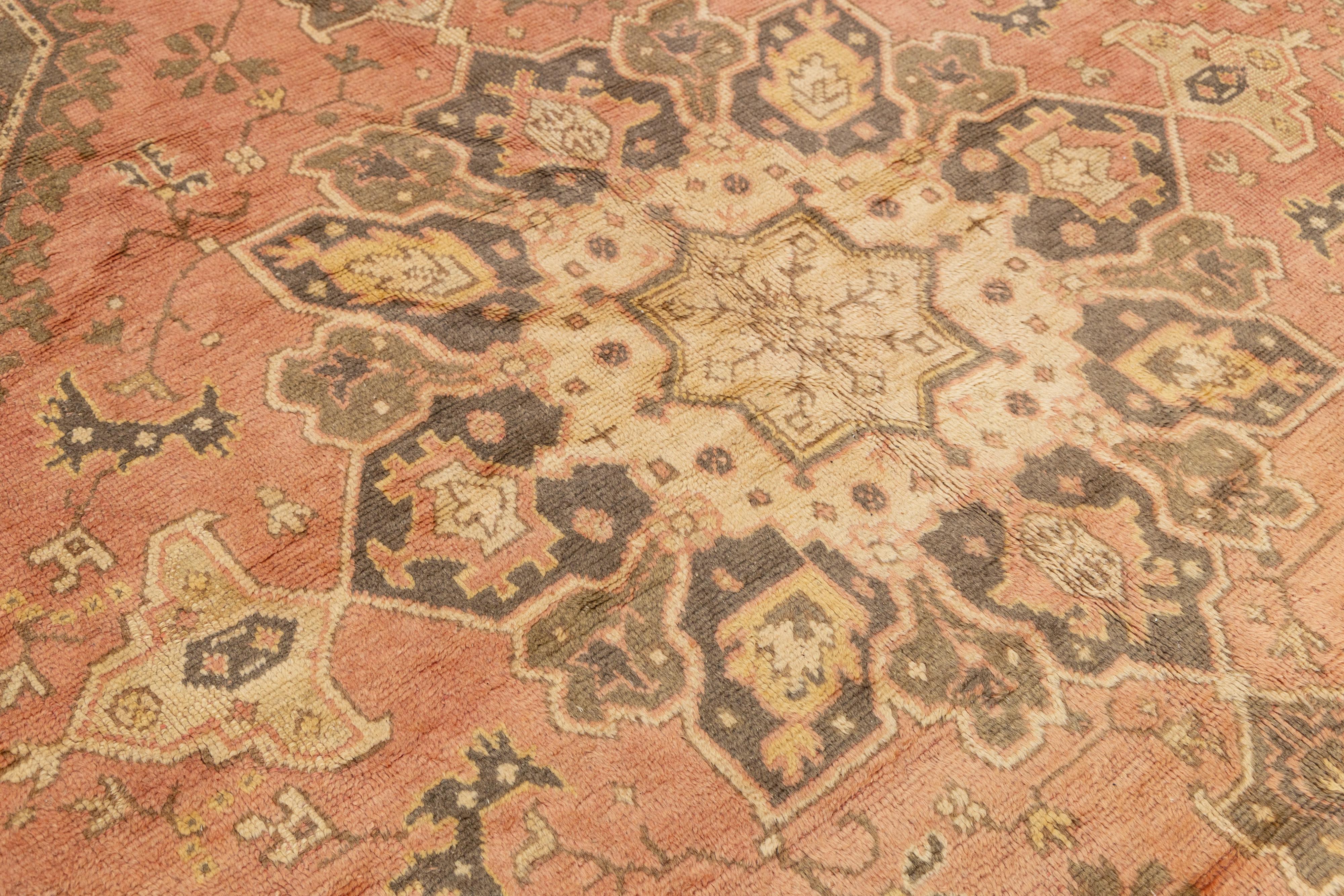 10 x 11 Turkish Oushak Antique Wool Rug In Peach With Medallion Motif siglo XX en venta