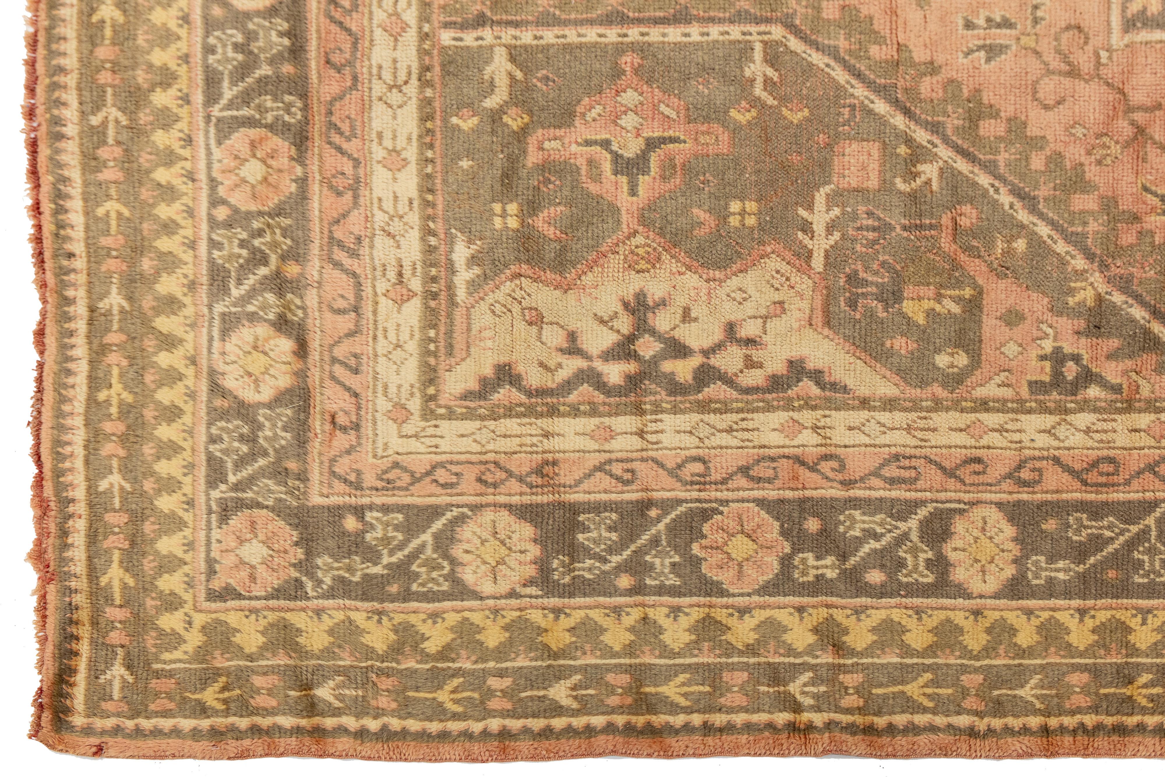 10 x 11 Turkish Oushak Antique Wool Rug In Peach With Medallion Motif en venta 1