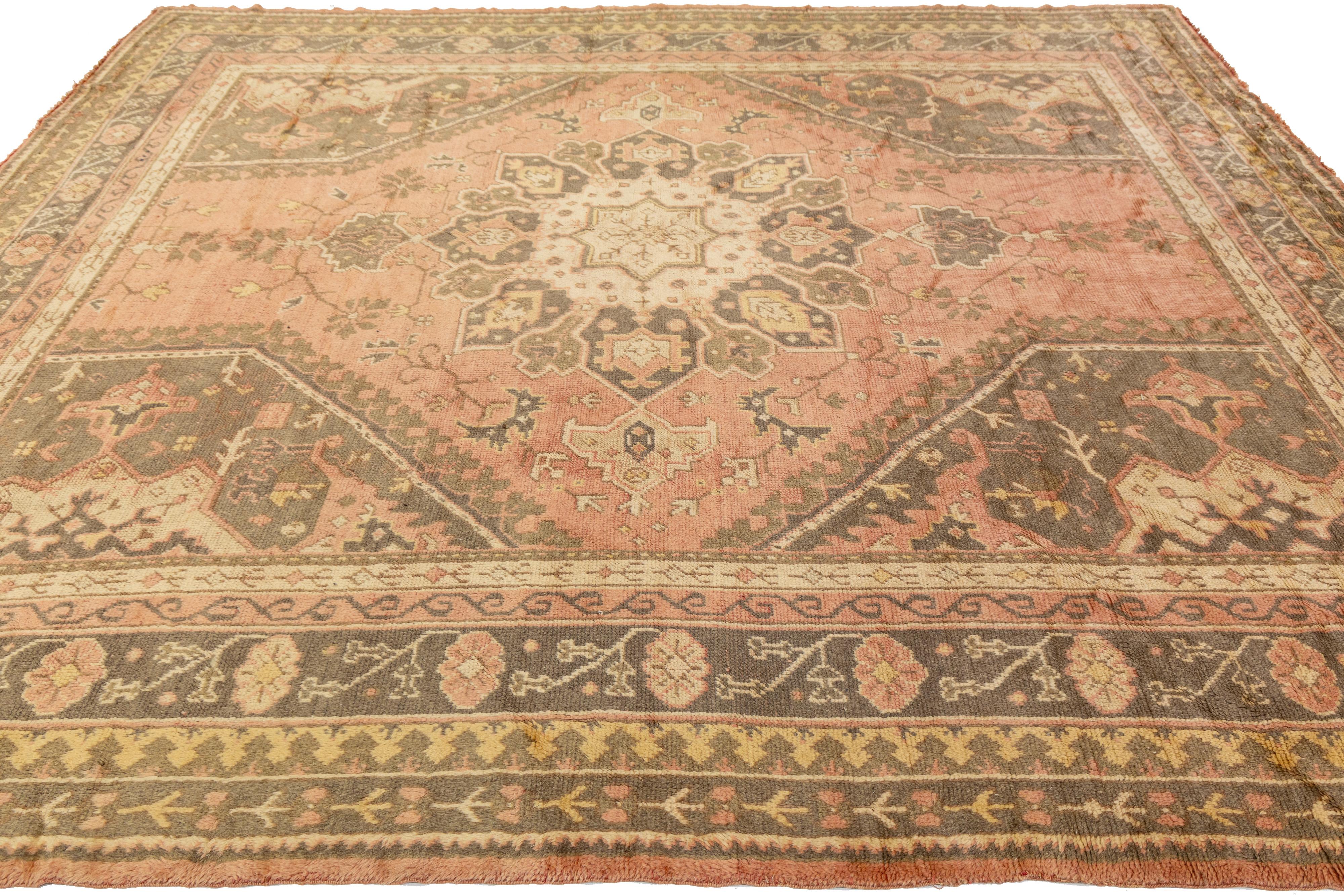 10 x 11 Turkish Oushak Antique Wool Rug In Peach With Medallion Motif en venta 2