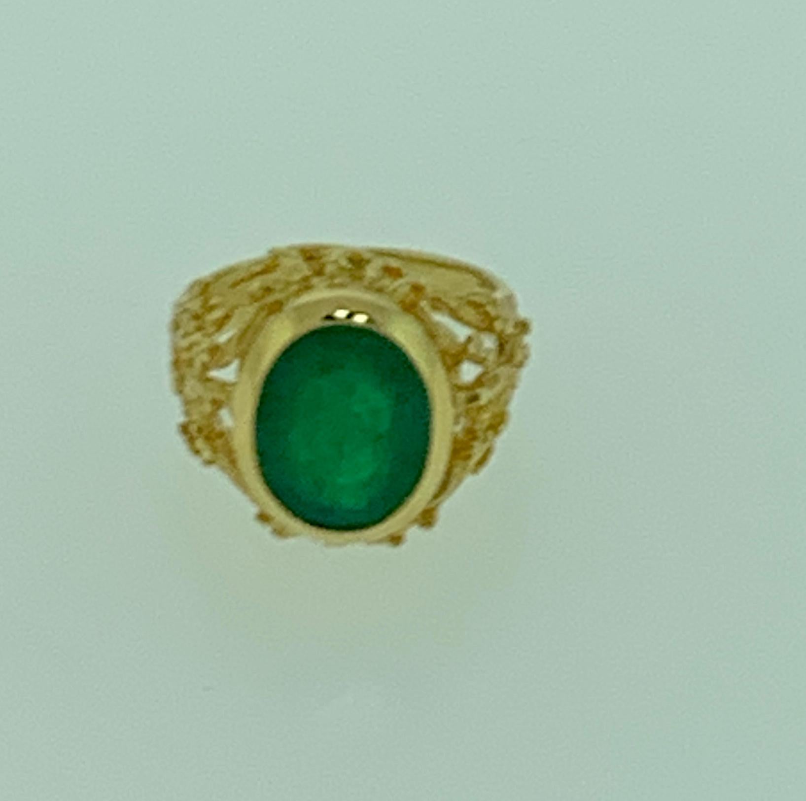  7 Carat Oval Shape Natural Emerald Ring 18 Karat Yellow Gold For Sale 1