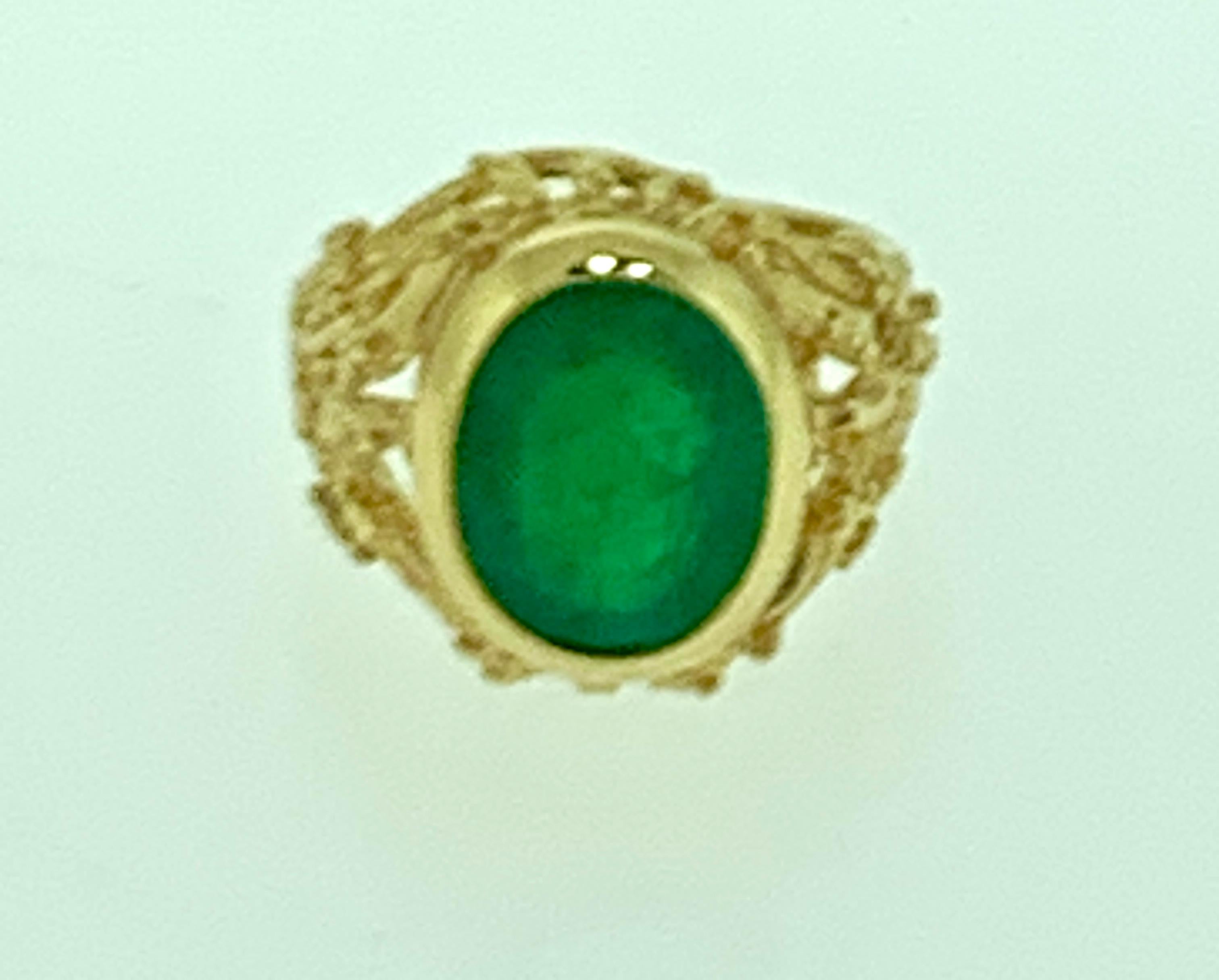  7 Carat Oval Shape Natural Emerald Ring 18 Karat Yellow Gold For Sale 2