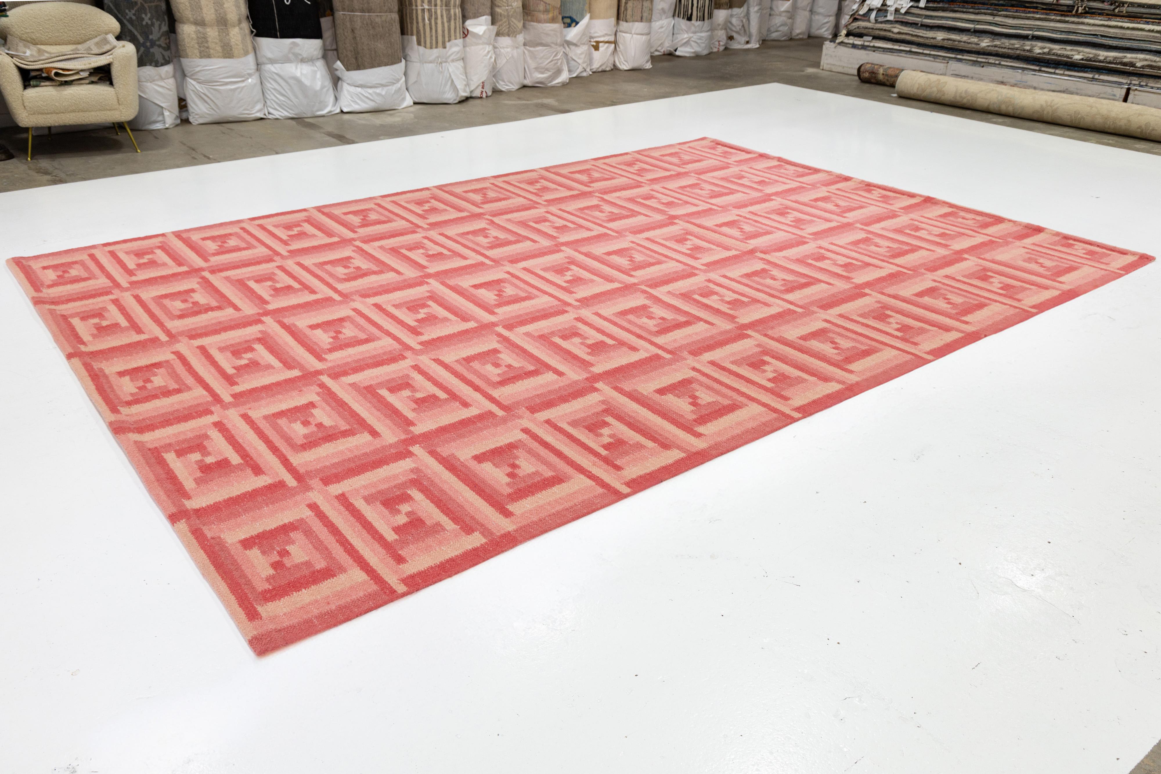 Indian 10 x 14 Contemporary Scandinavian Style Wool Rug In Pink With Geometric Pattern For Sale