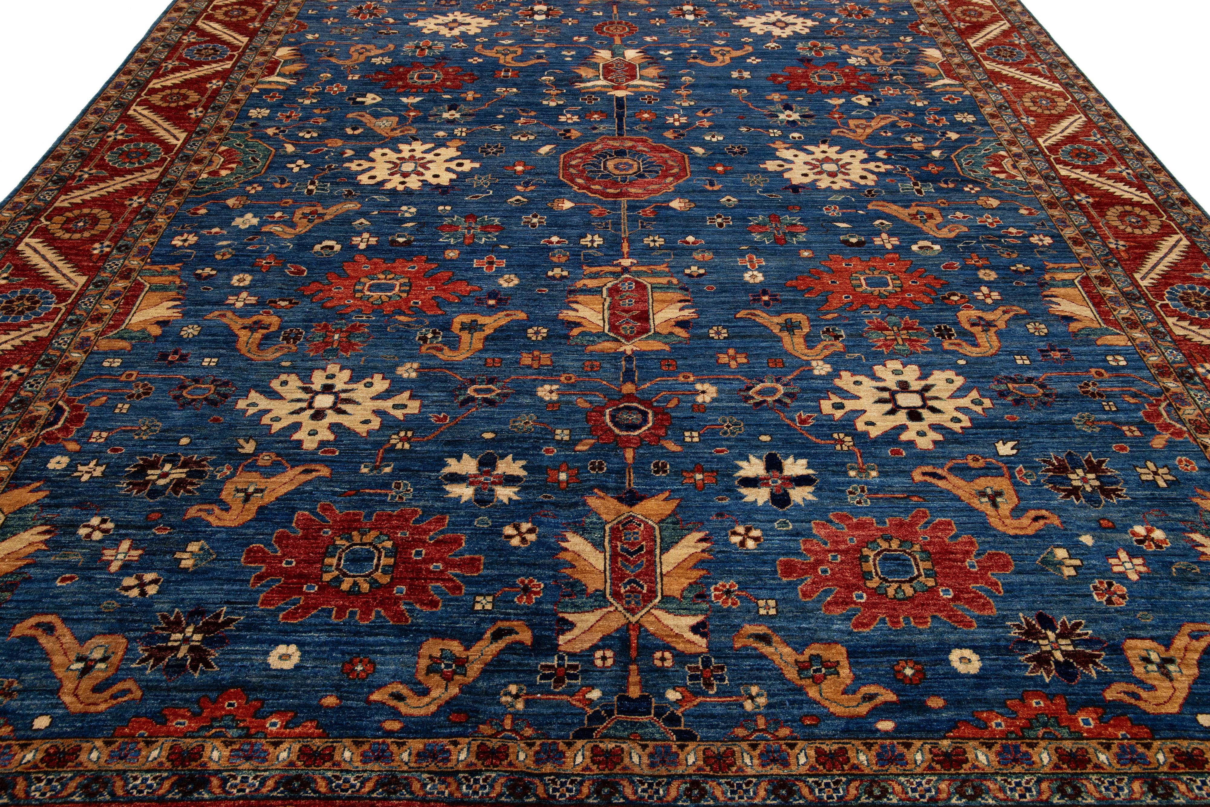 10 x 14 Zeitgenössischer blauer Wollteppich im Serapi-Stil mit floralem Design (Wolle) im Angebot