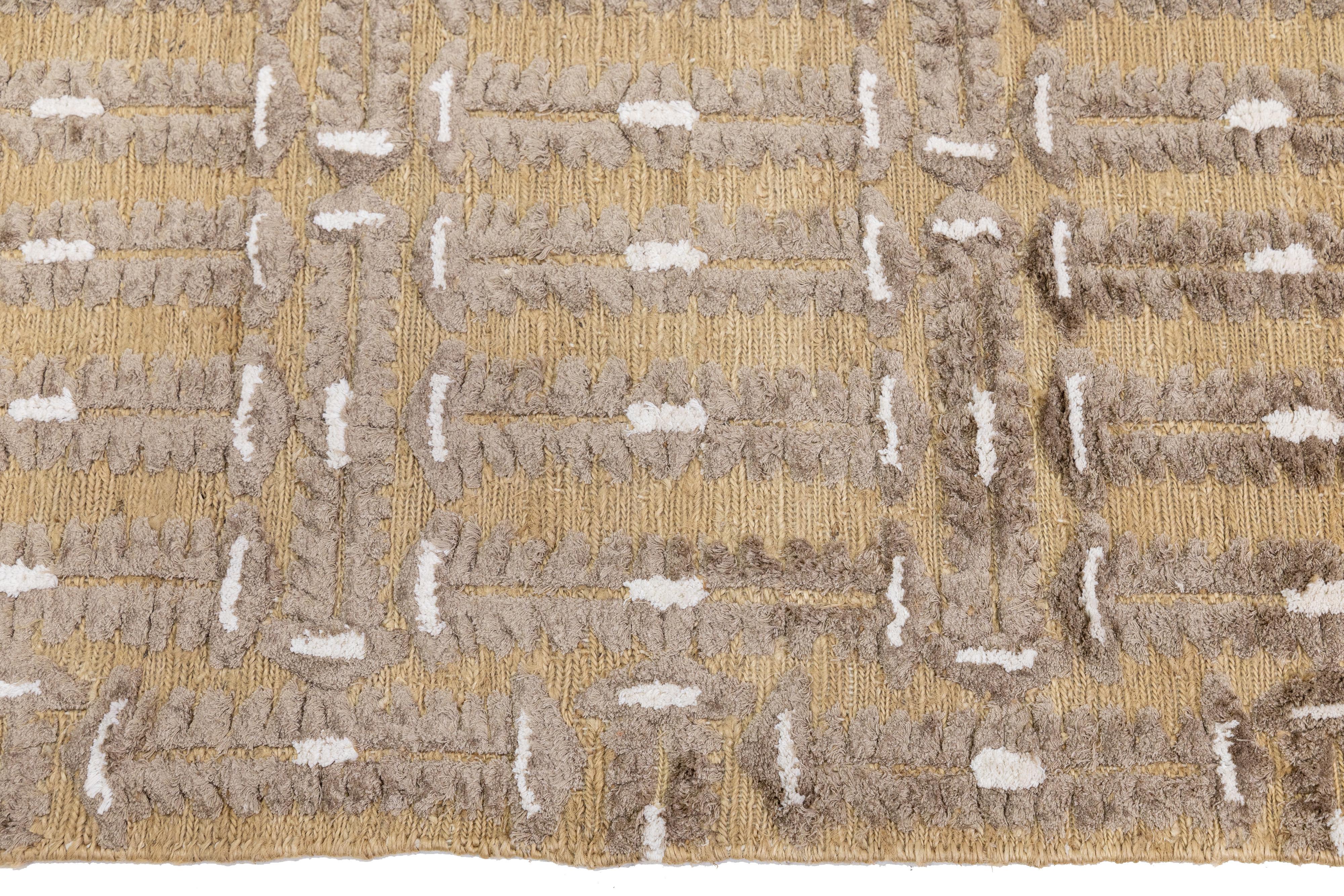 10 x 14 Contemporary Soumak Tan Wool And Jute Rug Handmade Geometric For Sale 4