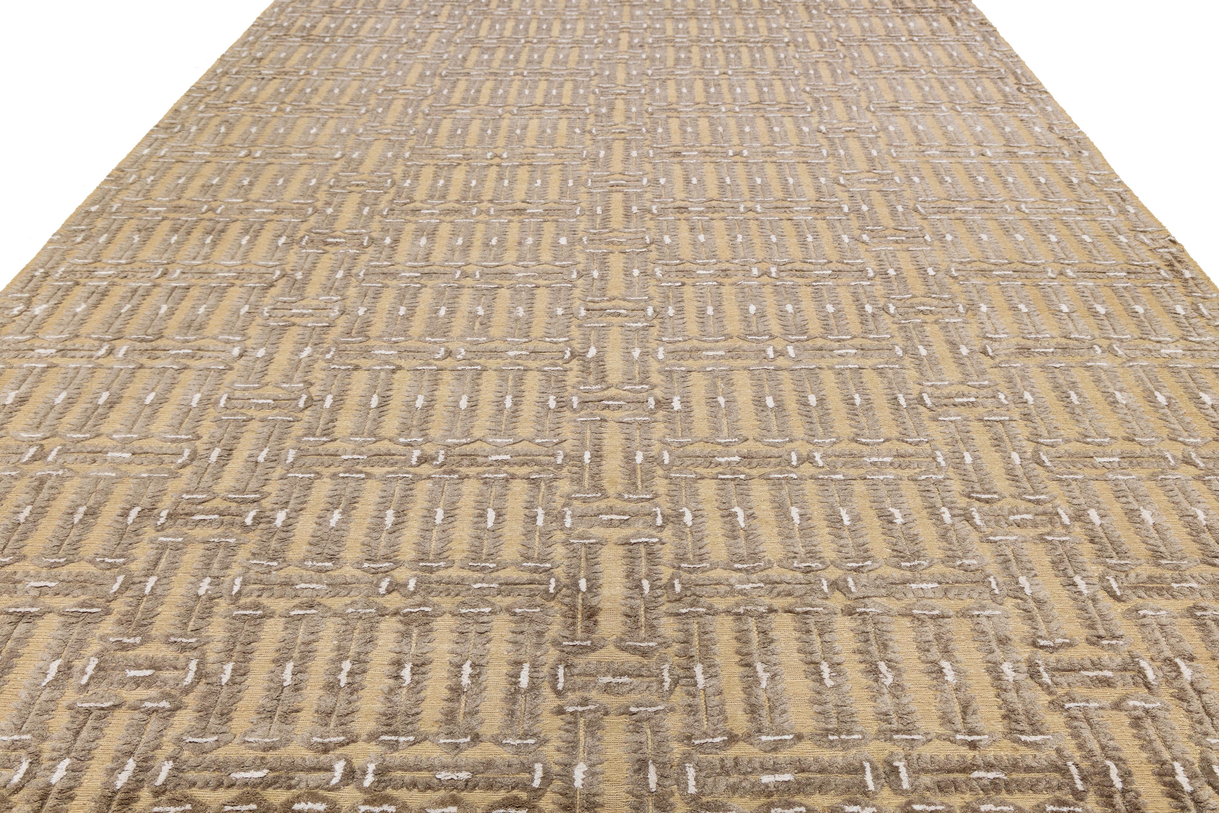 10 x 14 Contemporary Soumak Tan Wool And Jute Rug Handmade Geometric For Sale 2