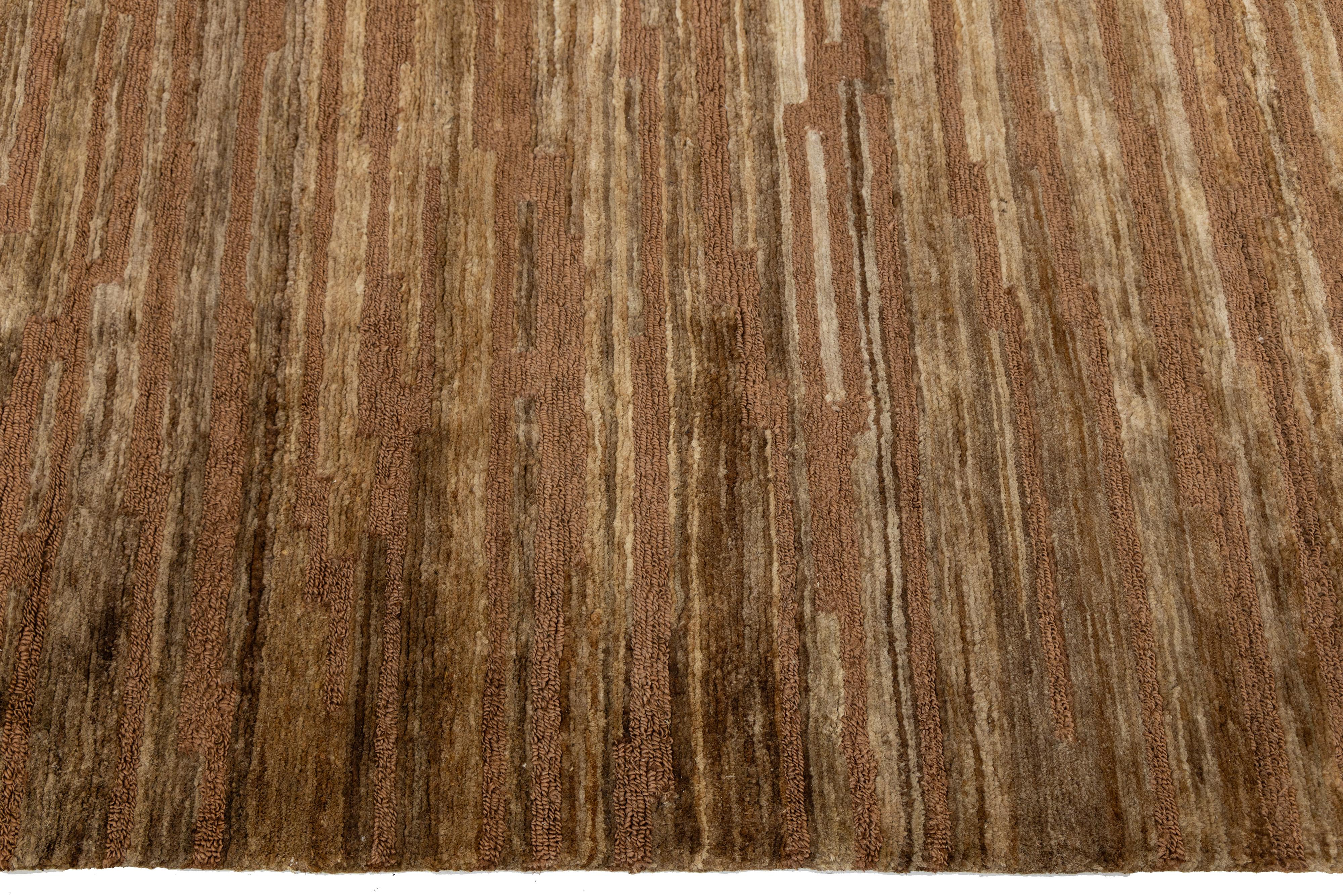 10 x 14 Modern Brown Wool and Jute Rug With Abstract Design en venta 2