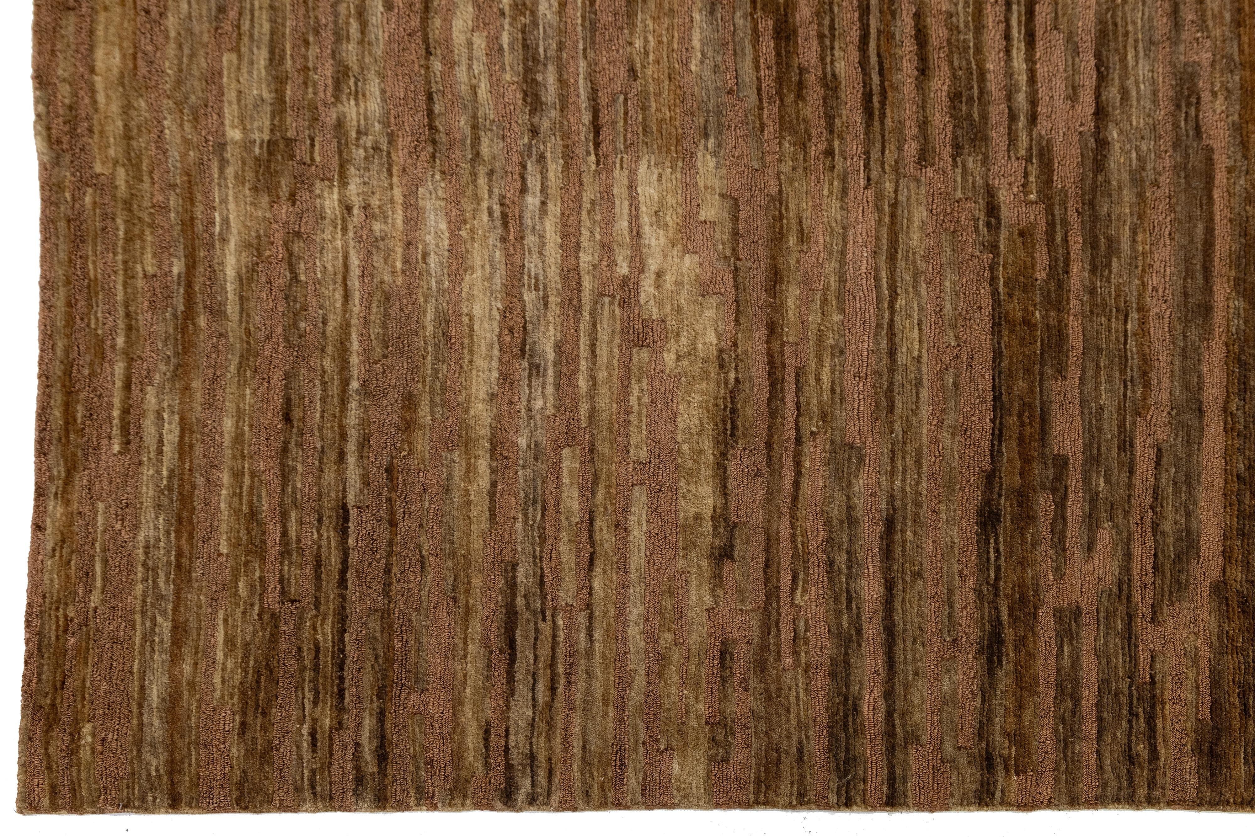 10 x 14 Modern Brown Wool and Jute Rug With Abstract Design Siglo XXI y contemporáneo en venta