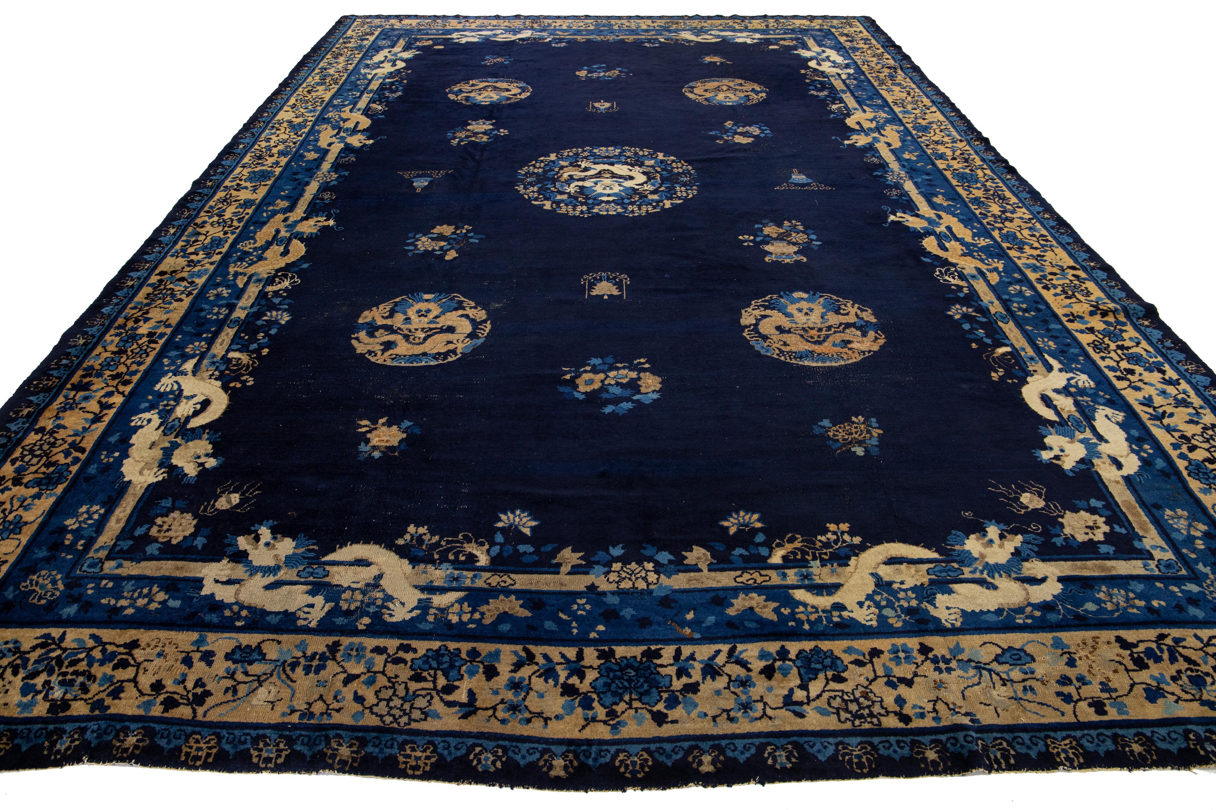10 x 15 Alfombra china antigua hecha a mano de lana tradicional de Pekín en azul en venta 4