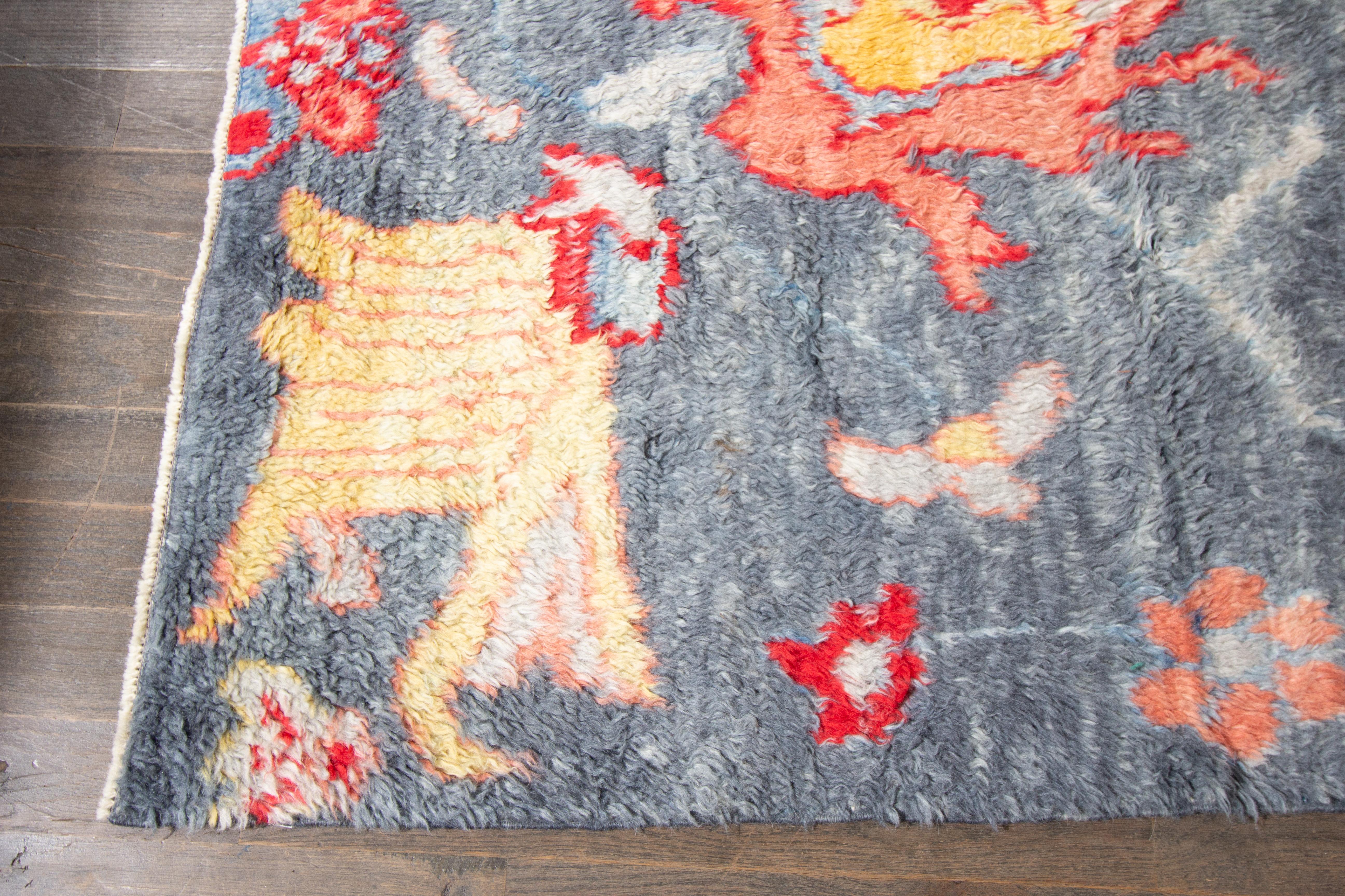 10 x 15 Moderner Wollteppich im marokkanischen Stil in Blau mit Blumenmuster im Angebot 1