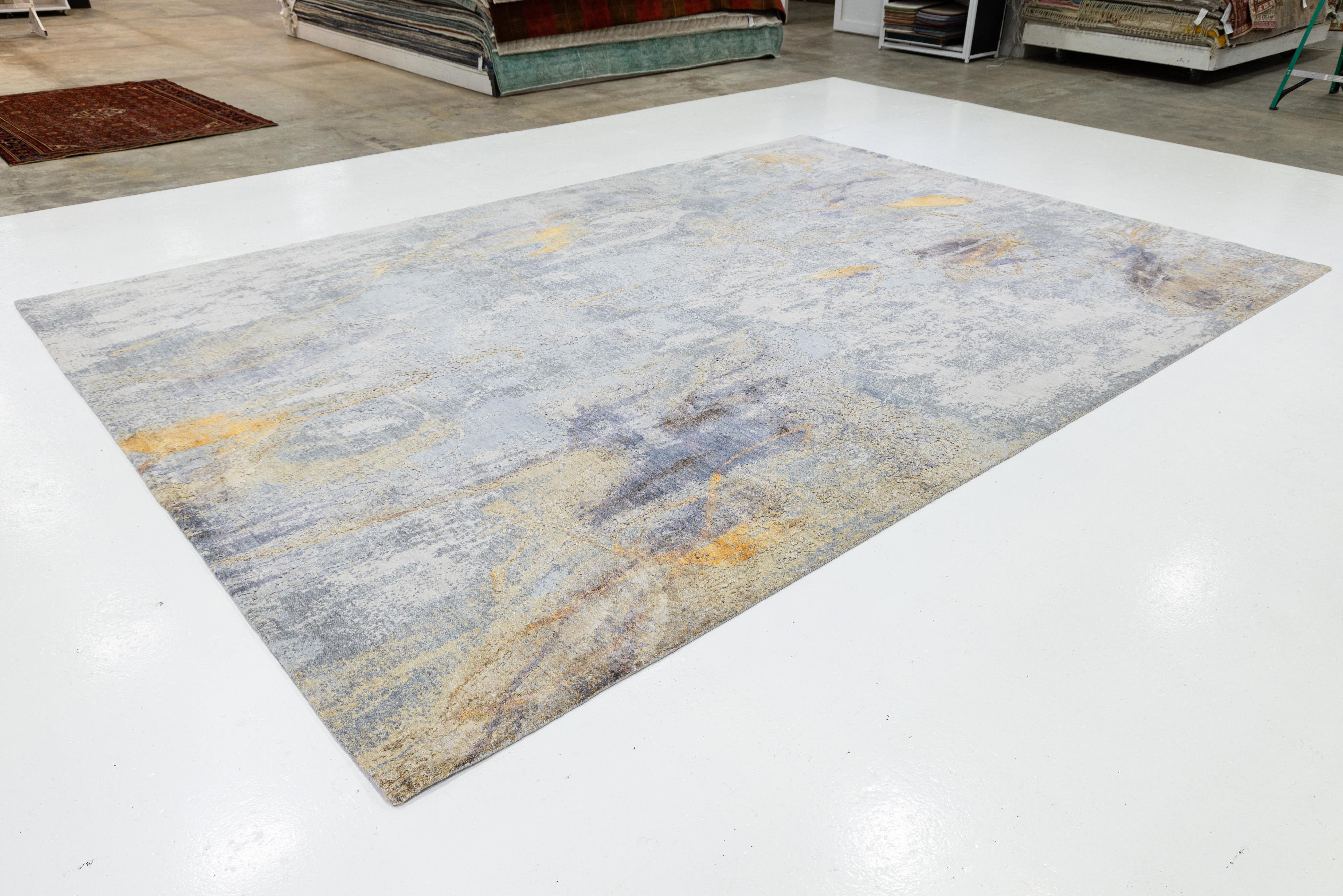 Annodato a mano 10 x14 Tappeto moderno fatto a mano in lana e seta astratta in grigio in vendita
