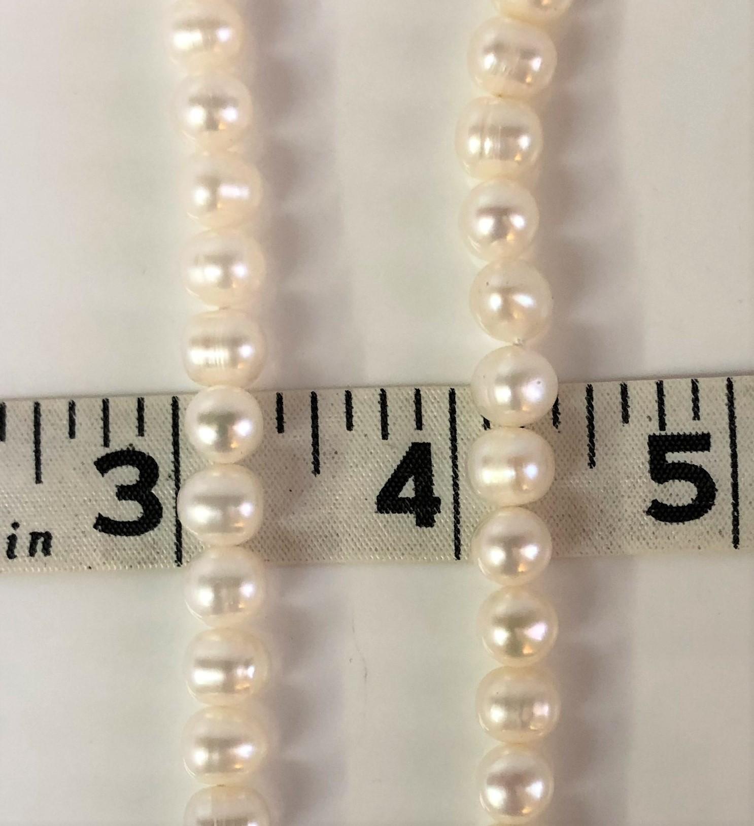 Round Cut Cultured Pearl Necklace