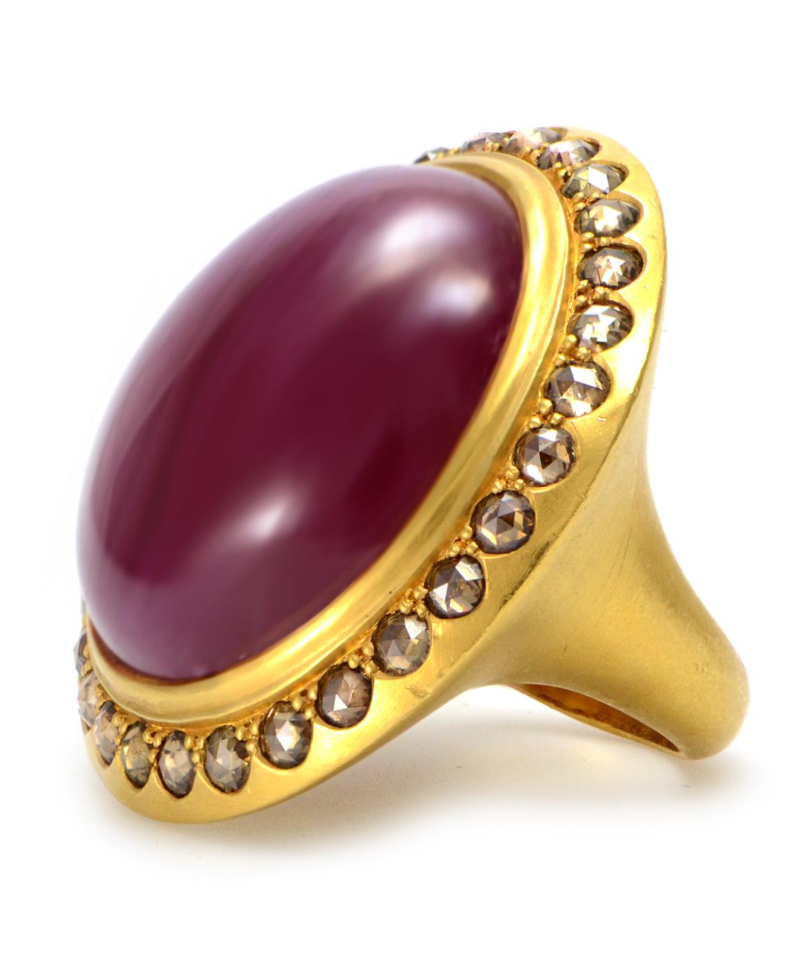 100% Auth Mouawad 22K Yellow Gold Genuine Cabochon Ruby & Natural Diamond Ring In Excellent Condition In Manchester, NH