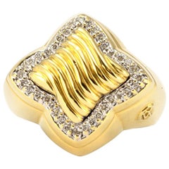 100% Authentic David Yurman 18 Karat Yellow Gold Natural Diamond Ring