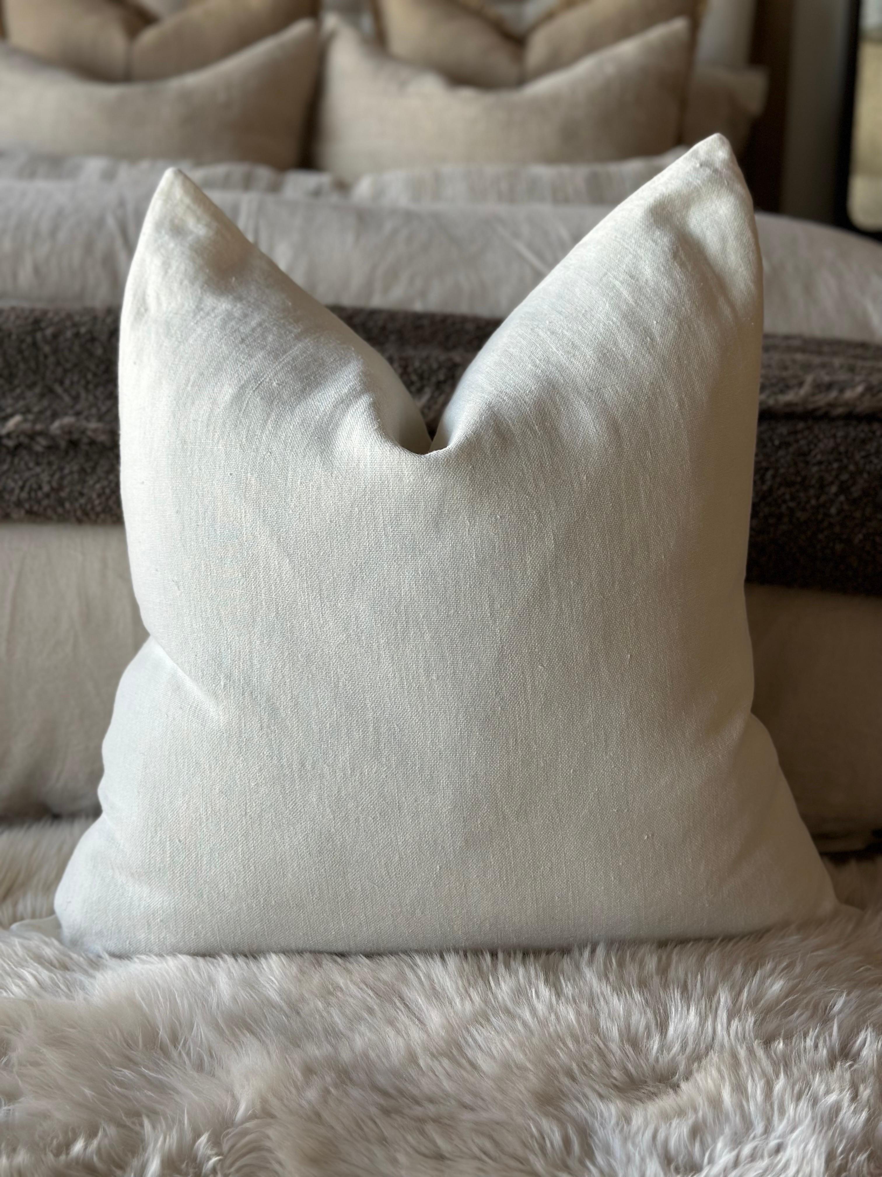 100% Belgian Linen Pillow Cover with Hidden Zipper In New Condition For Sale In Brea, CA