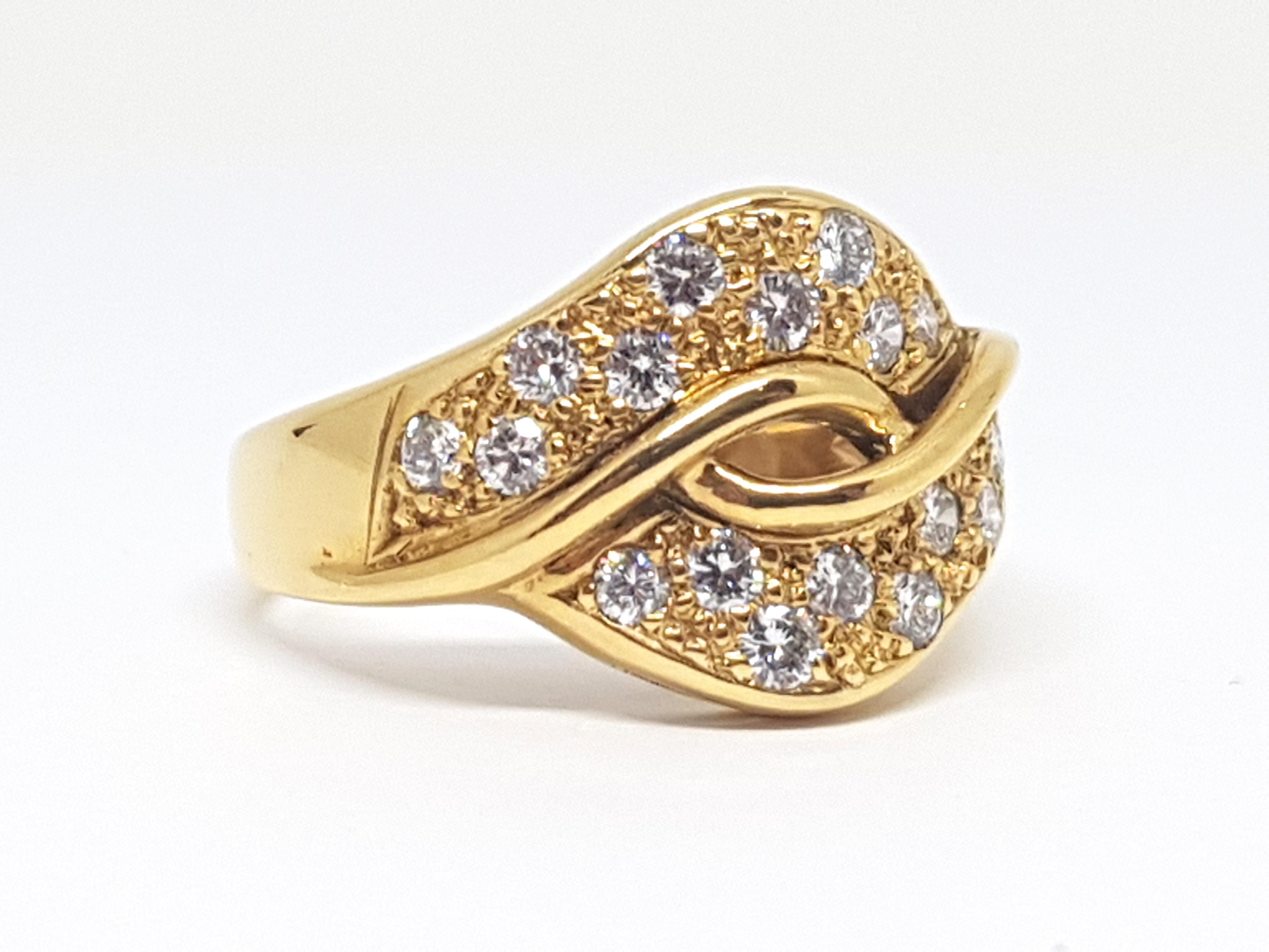 Round Cut 1.00 Carat 18 Karat Yellow Gold Diamond Ring For Sale