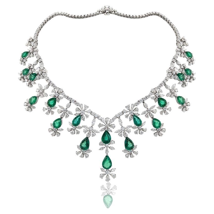 100 Carat 18K Gold with Emerald and Mixed Cut Diamonds Necklace