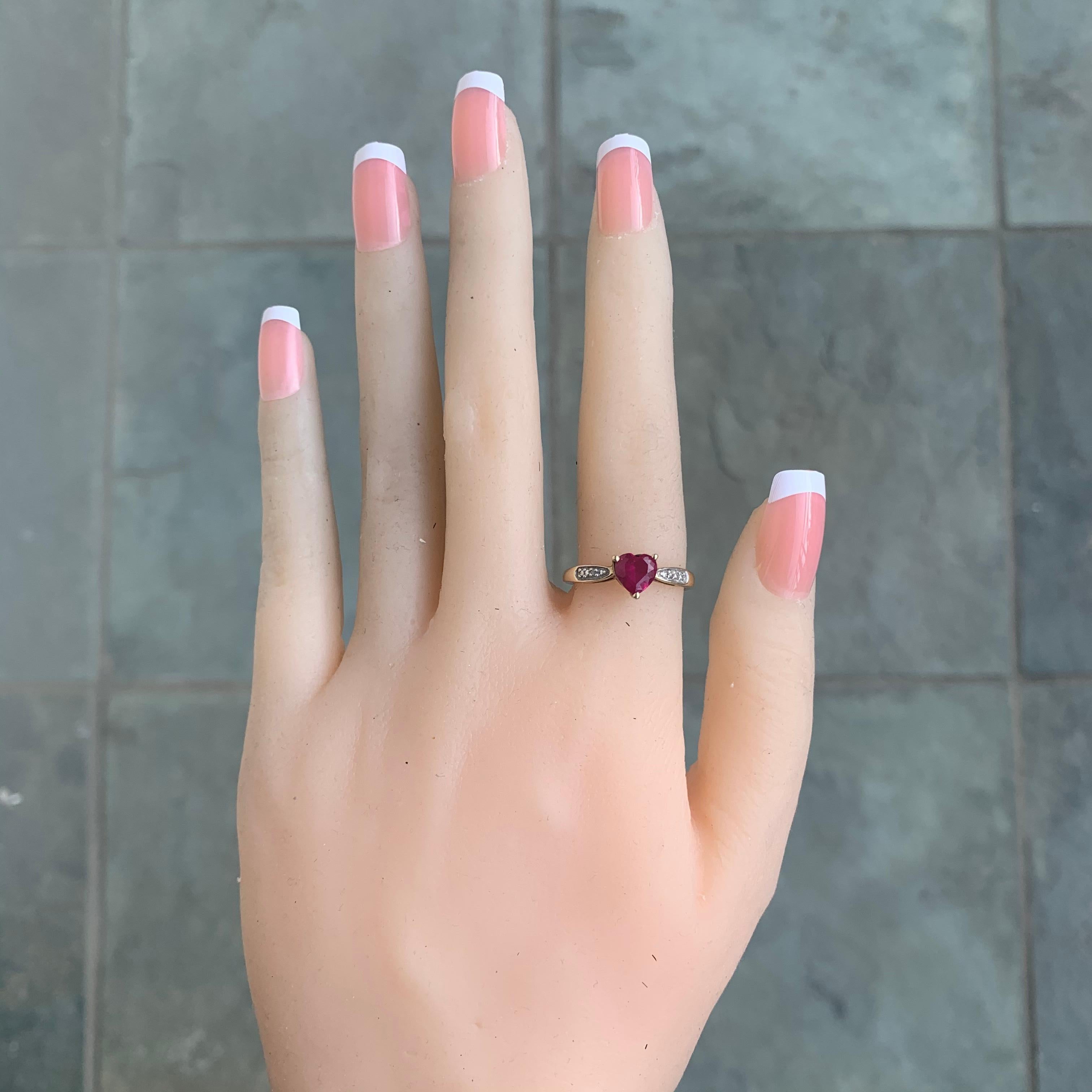 Round Cut 1.00 Carat Approximate Ruby Heart Shape Ring For Sale