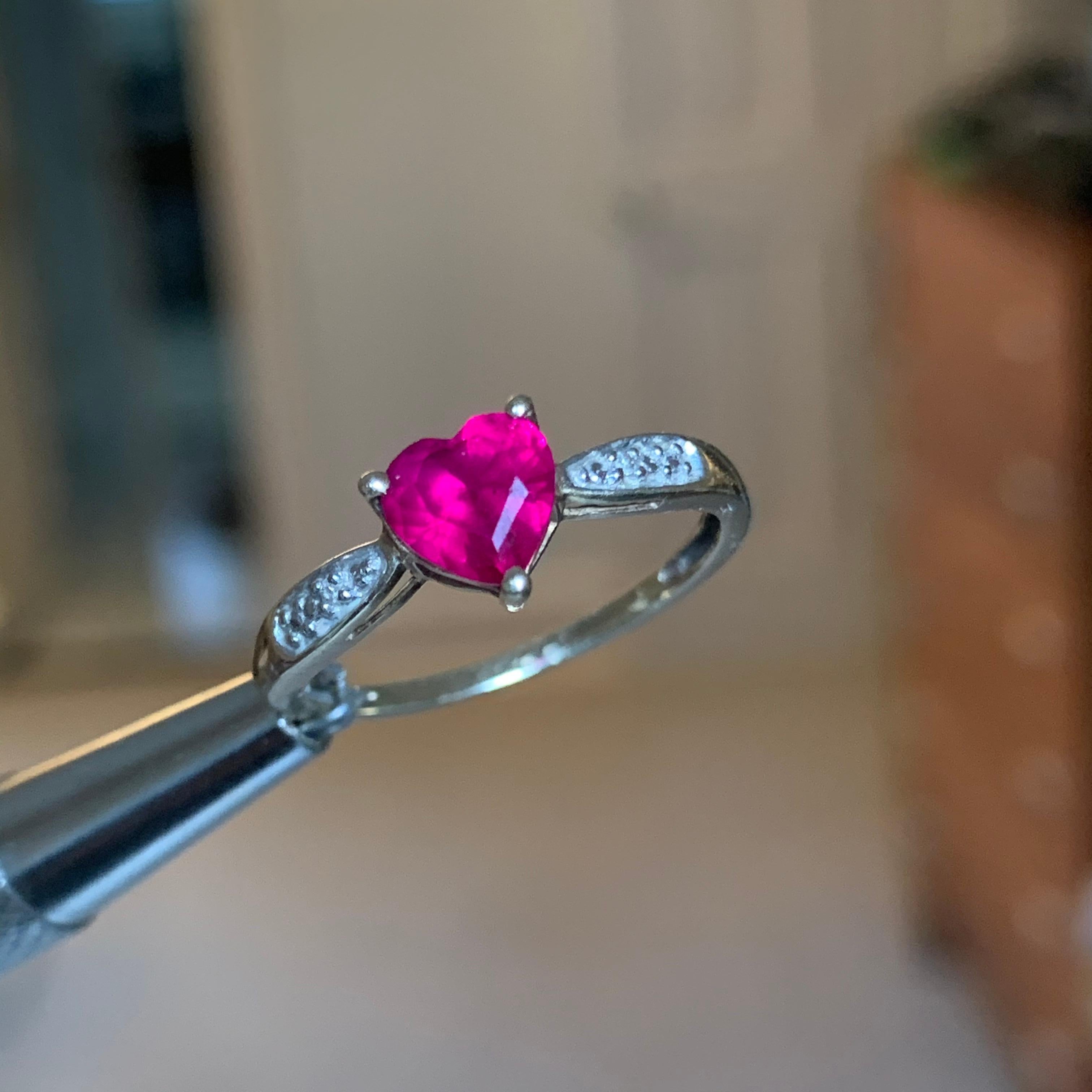 1.00 Carat Apprx Ruby Heart Shape Ring

Size 7 Finger Size



 