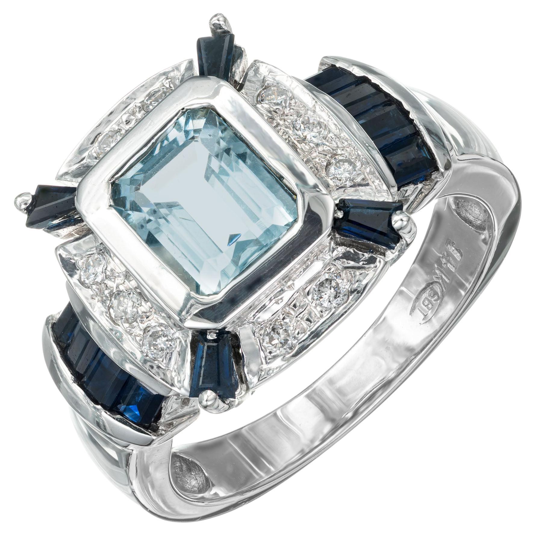 Bague en or blanc avec saphir d'aigue-marine de 1,00 carat et halo de diamants