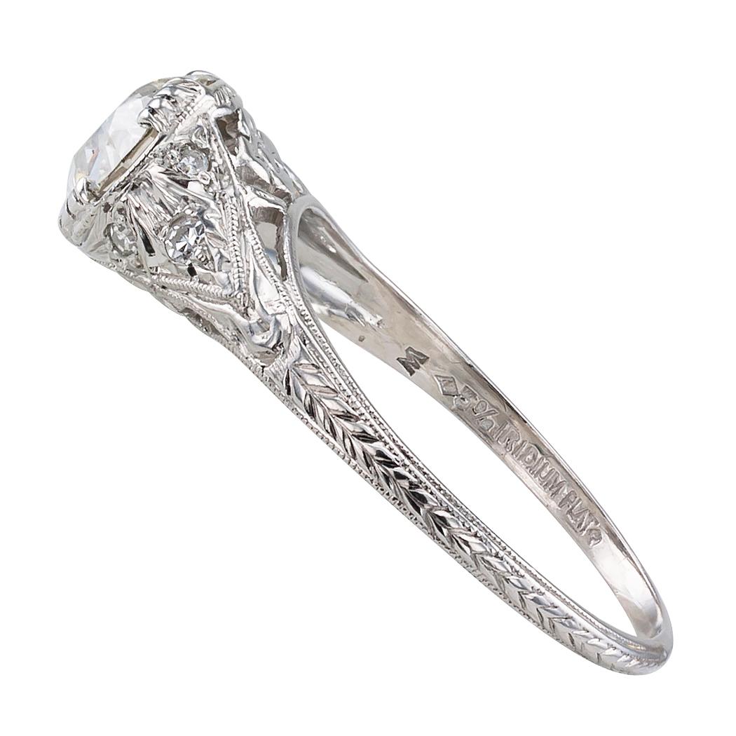 1.00 Carat Art Deco Diamond Solitaire Platinum Engagement Ring im Zustand „Gut“ in Los Angeles, CA