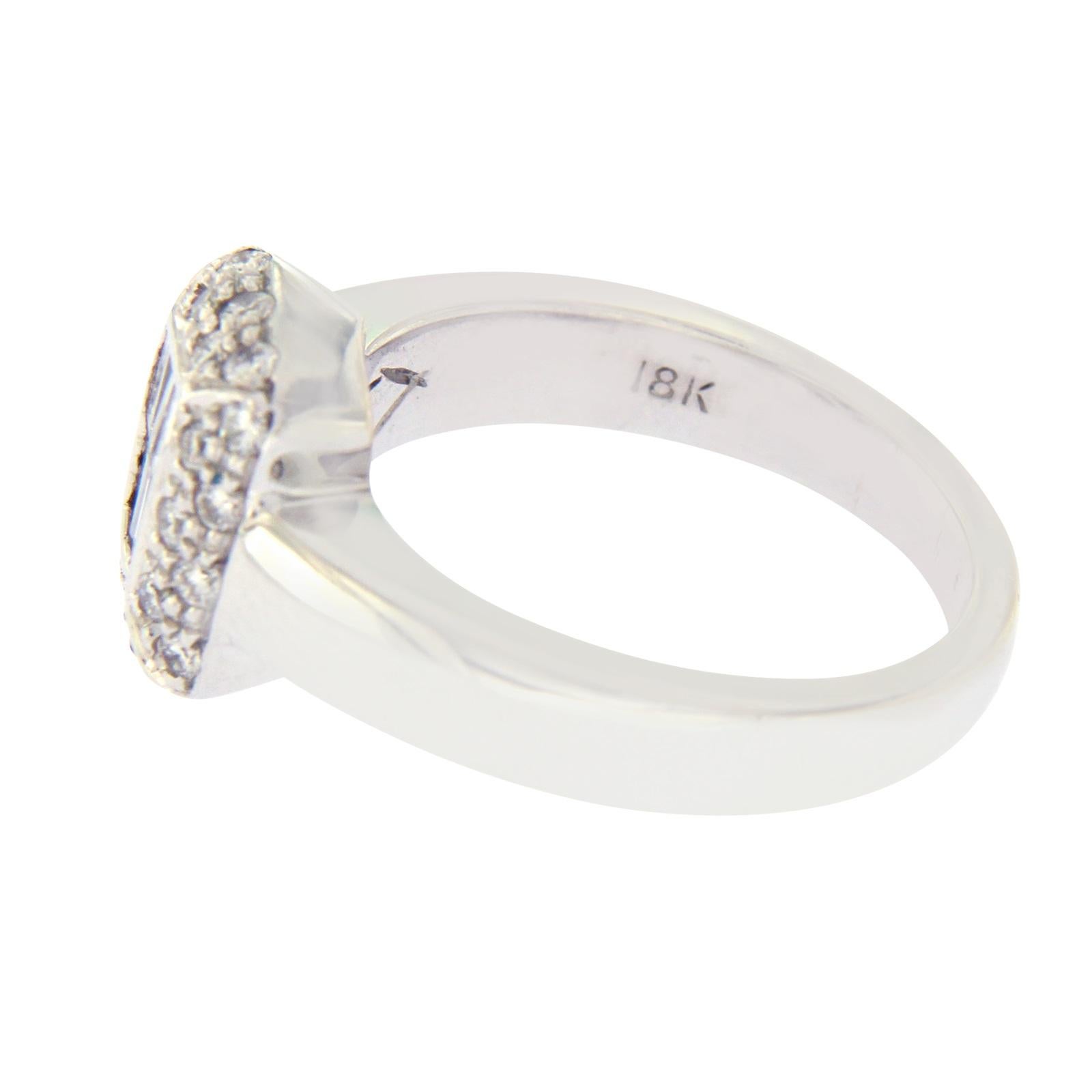 Type: Ring
Top:11 mm
Band Width: 3 mm
Metal: White Gold
Metal Purity: 14K
Size:6 to 8
Hallmarks: -
Total Weight: 9.9 Grams
Stone Type: 1.00 Ct Baguette and Round Diamonds G VS1
Condition: Pre Owned
Stock Number: BL119
..

Please Message Us for the