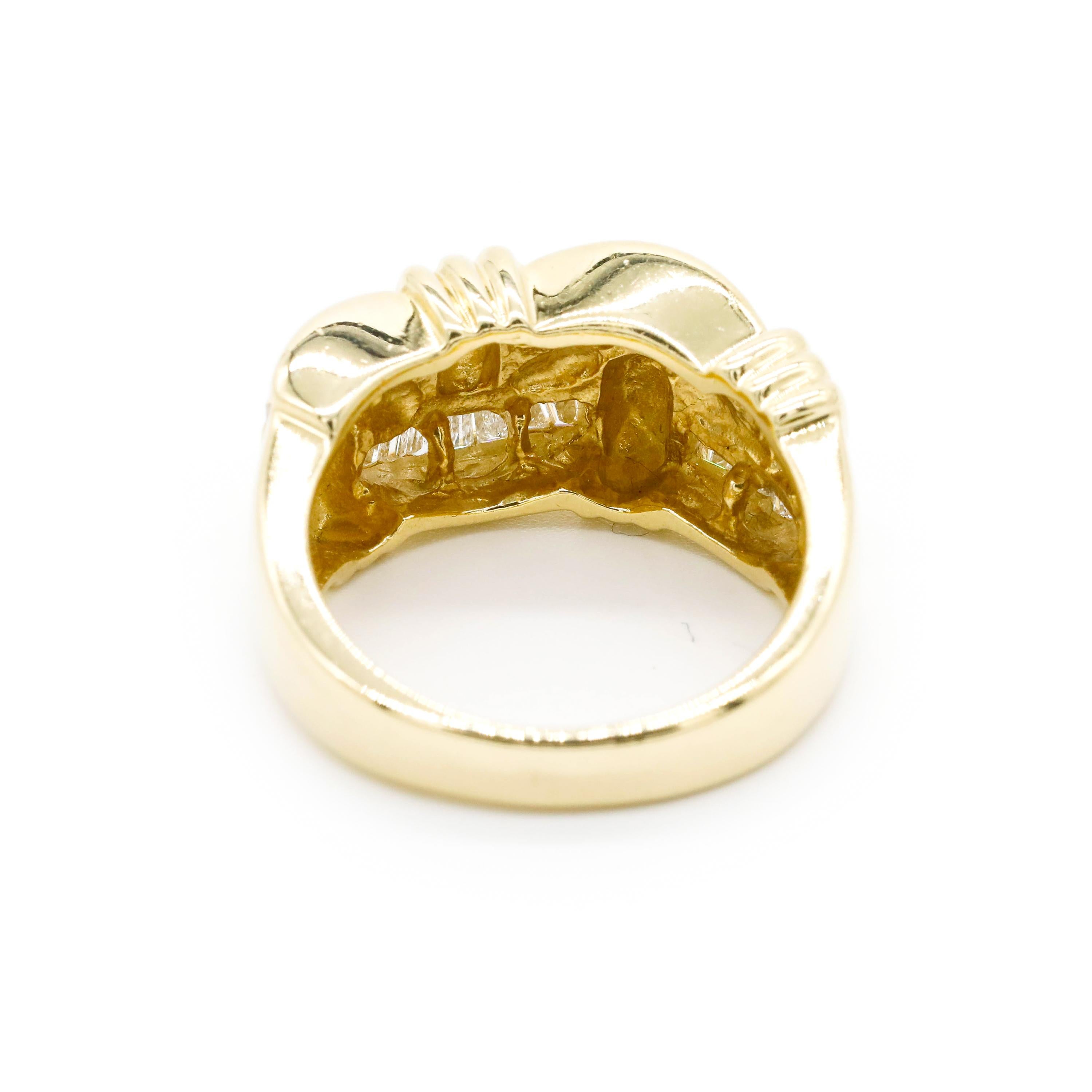 Taille baguette Bague de fiançailles en or jaune 14k avec diamant baguette de 1,00 carat en vente