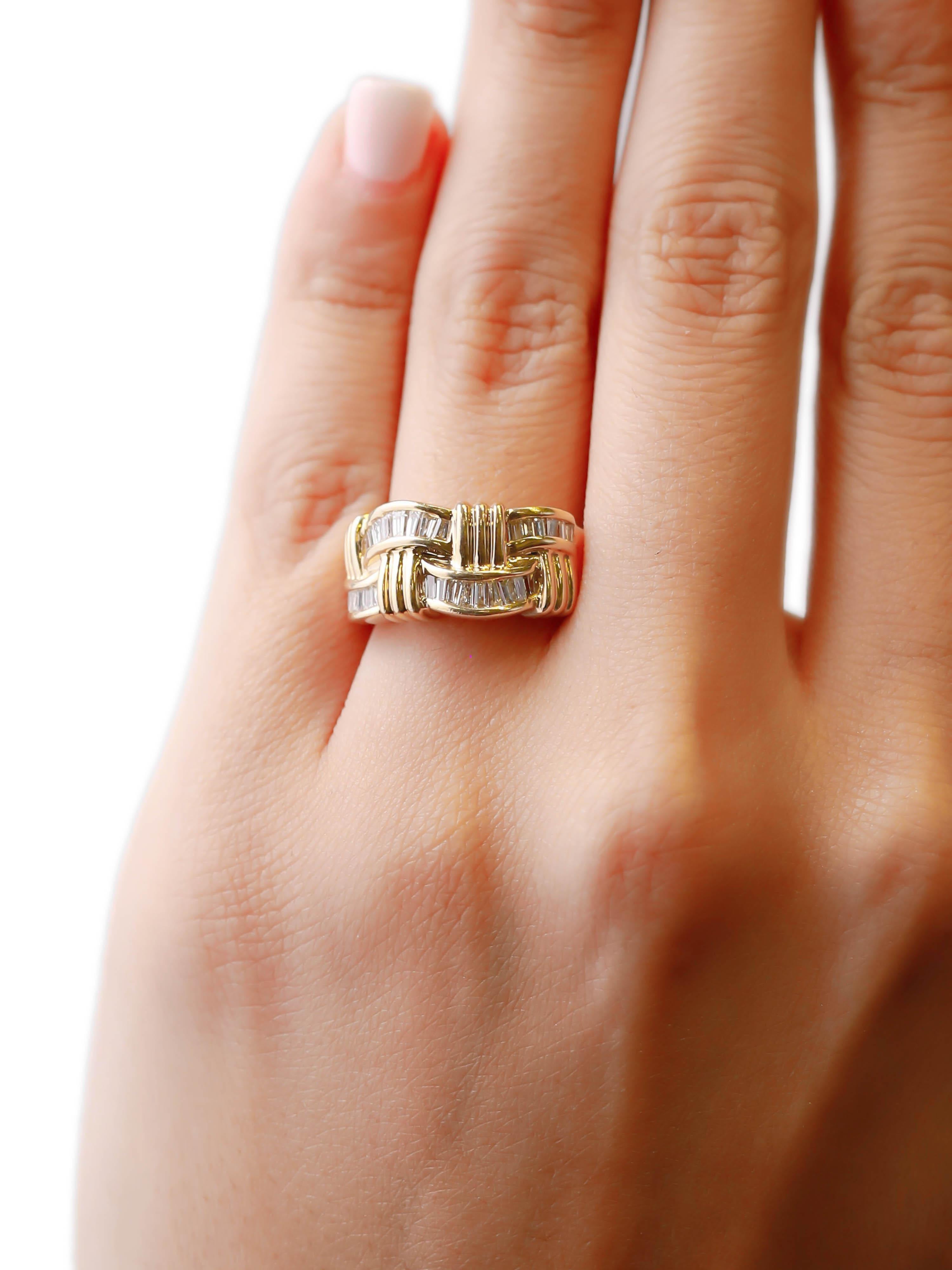 Women's 1.00 Carat Baguette Cut Diamond Engagement Ring Fine 14k Yellow Gold For Sale