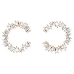 Boucles d'oreilles en or jaune 18 carats avec diamant taille baguette de 1,00 carat