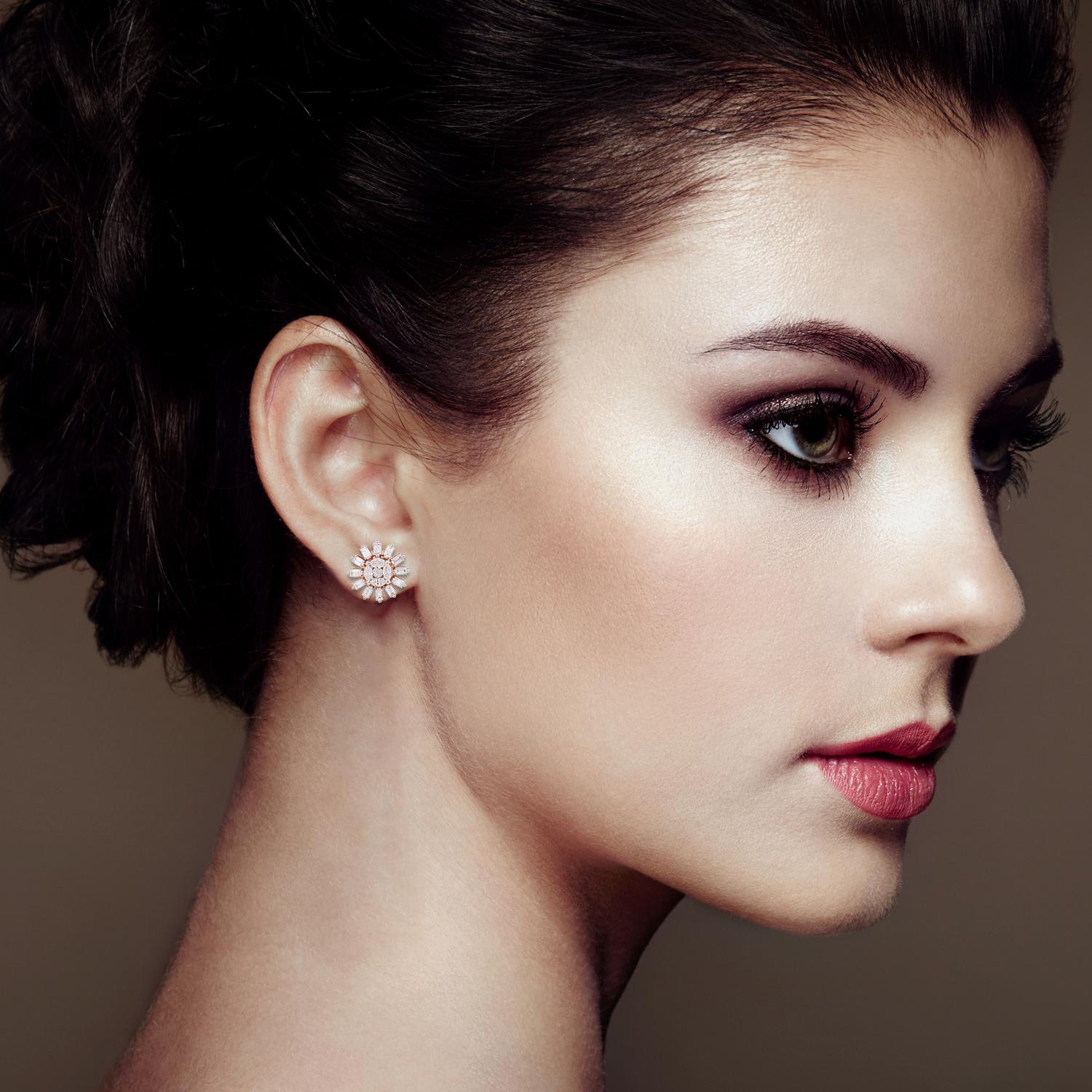 Women's 1.00 Carat Baguette Diamond Starburst Stud Earrings 18 Karat Rose Gold Jewelry For Sale