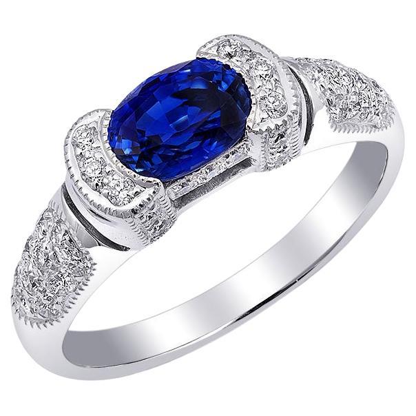1.00 Carat Blue Sapphire Diamonds set in 18K White Gold Ring  For Sale