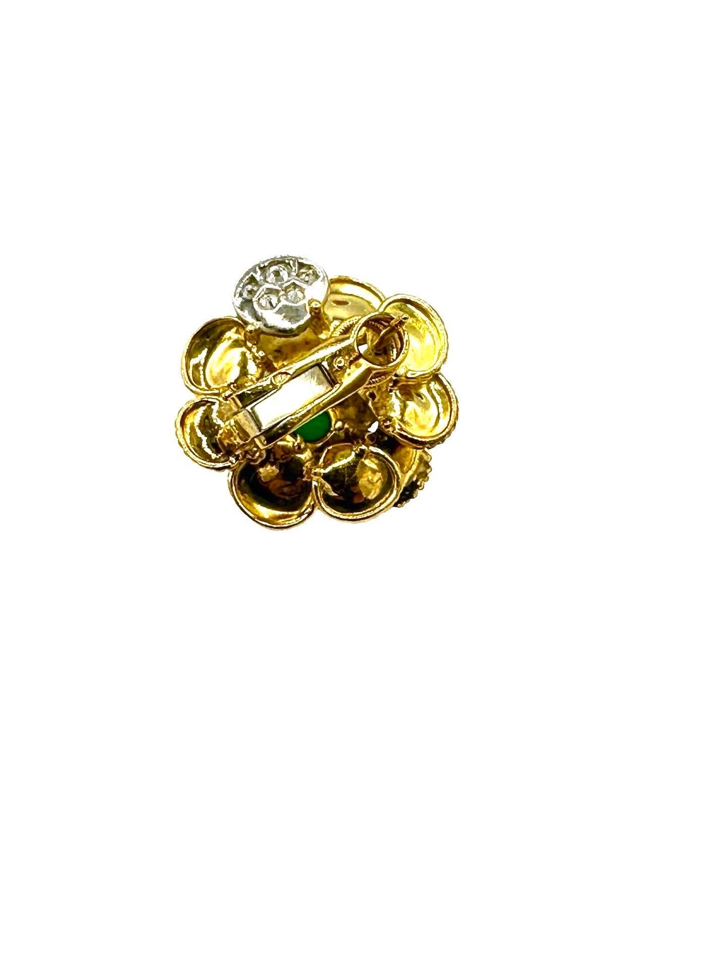 Orecchini a fiore in platino 18 carati con smeraldo cabochon da 1,00 carati e diamante da 2,00 carati in vendita 2