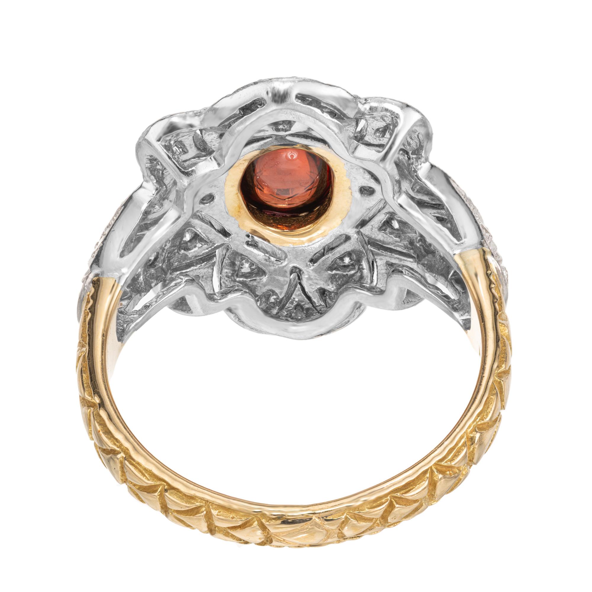 1,00 Karat Cabochon Oval Granat Diamant Platin Gelbgold Cluster-Ring Damen im Angebot