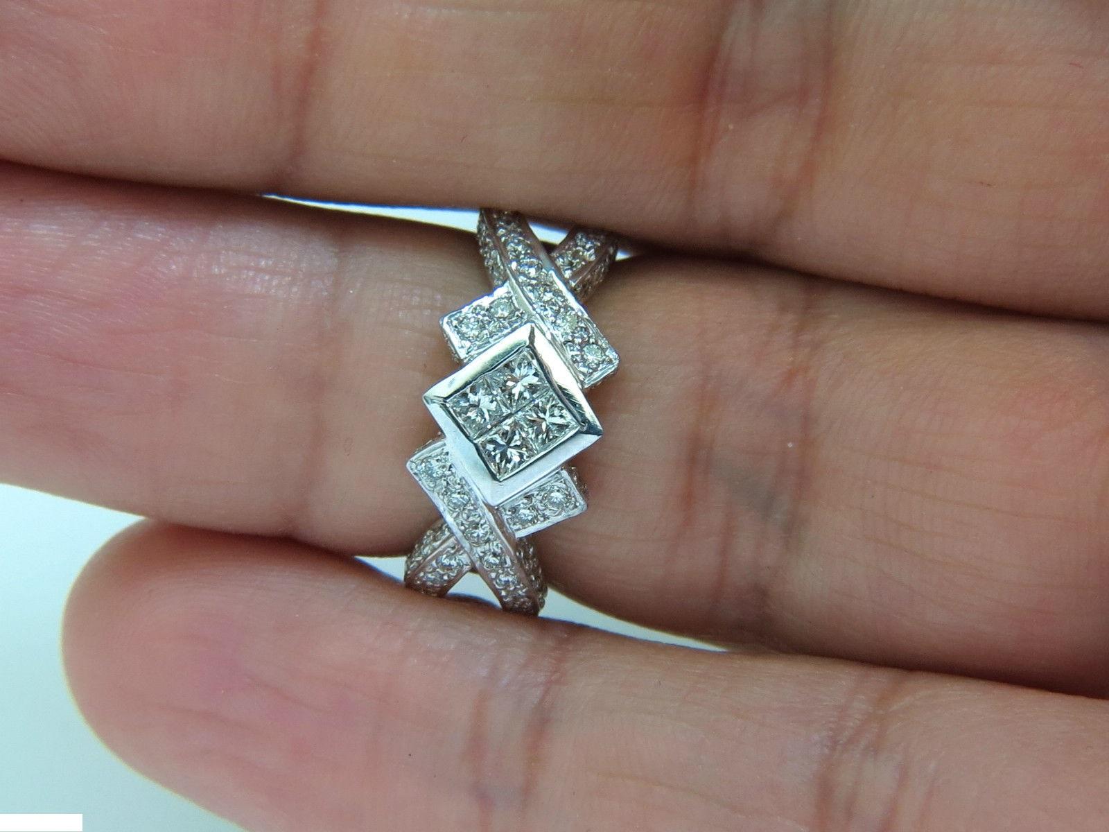 1,00 Karat Classic Princesse Cluster und Rundungen Crossover Ring Split Shank im Angebot 4