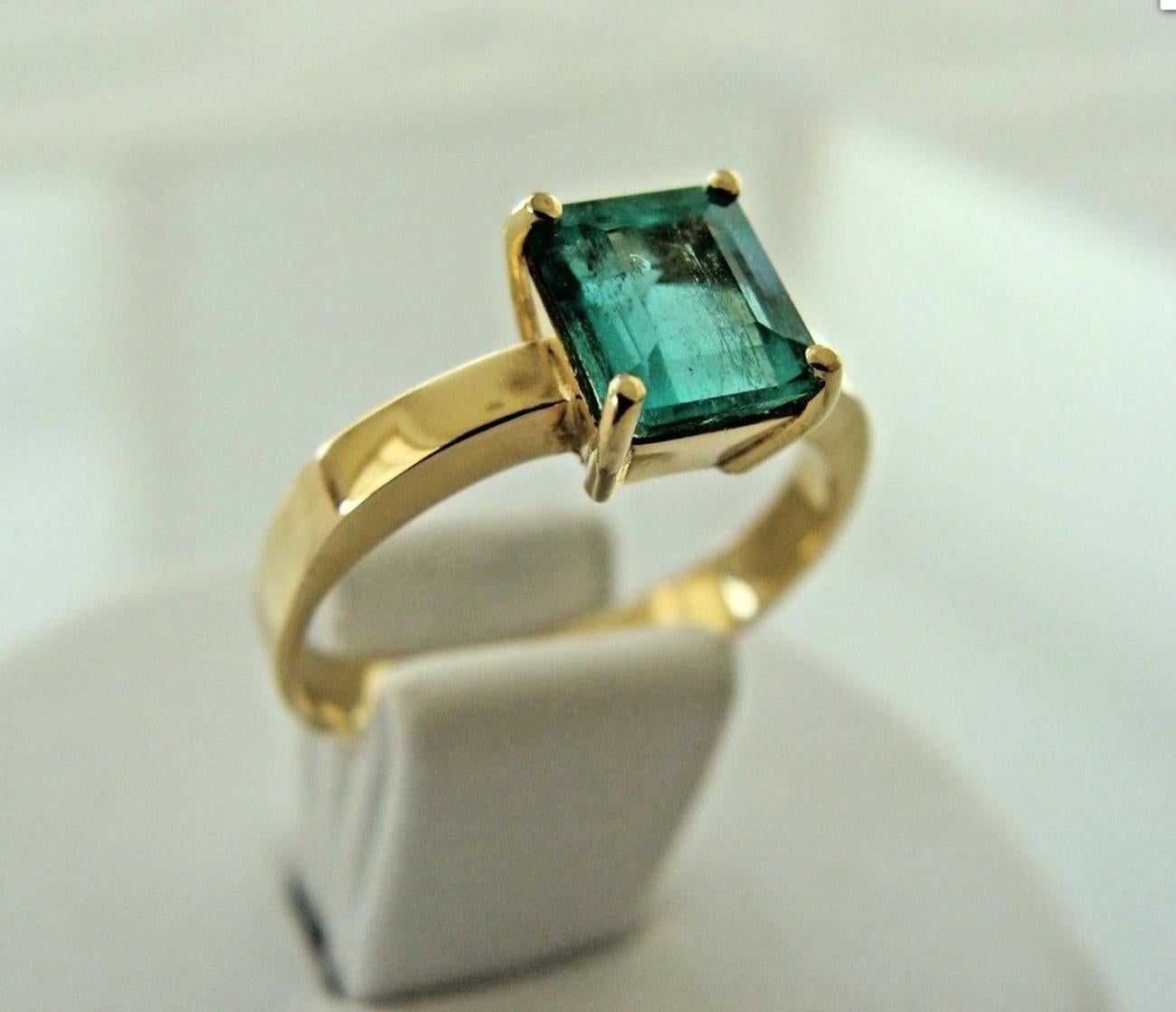 Women's Colombian Emerald Solitaire Engagement Ring 18 Karat