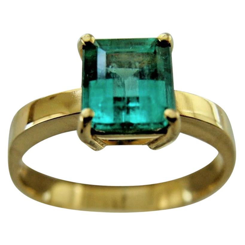 Colombian Emerald Solitaire Engagement Ring 18 Karat