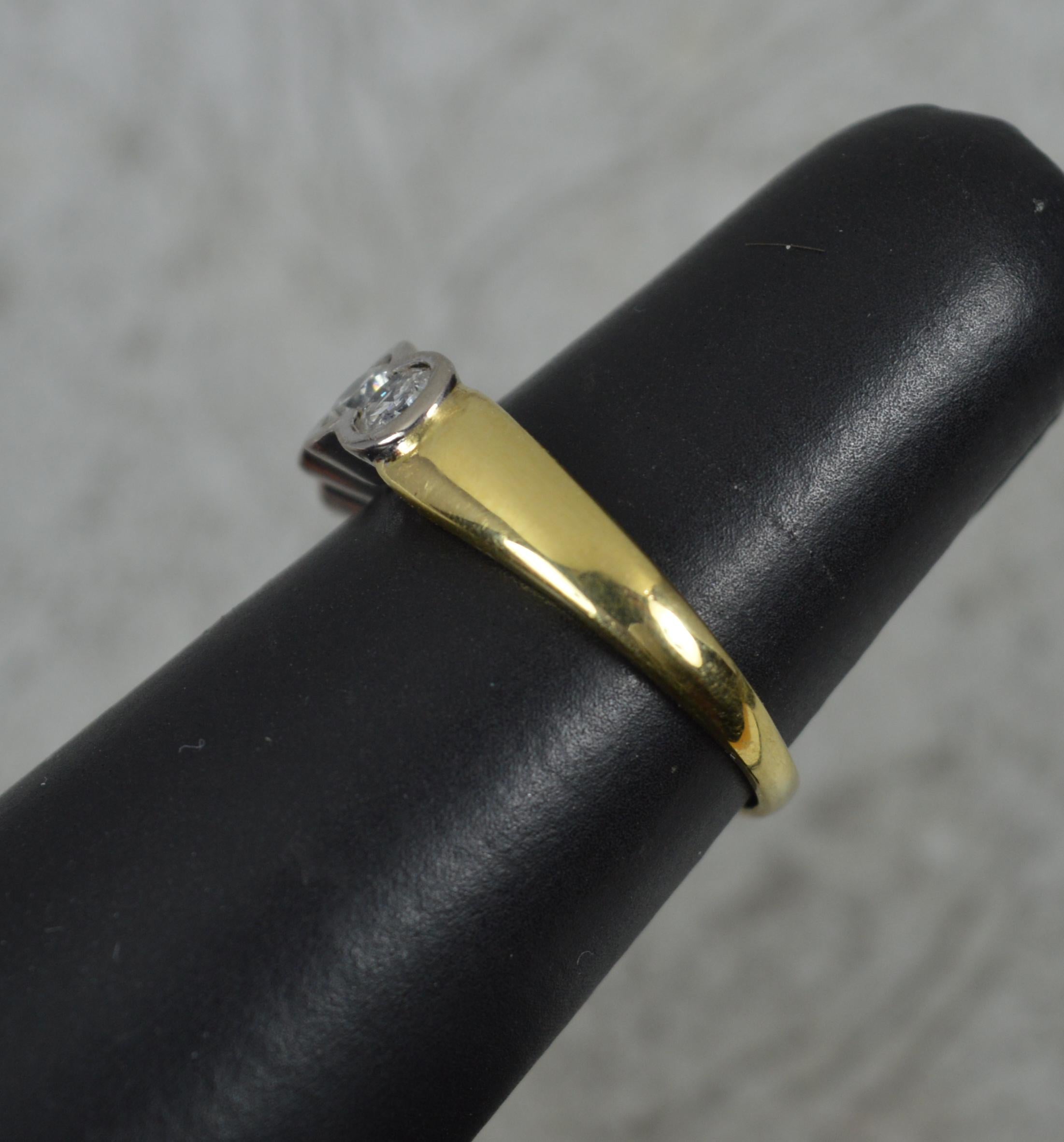 1.00 Carat Diamond and 18 Carat Gold Five Stone Stack Ring For Sale 3