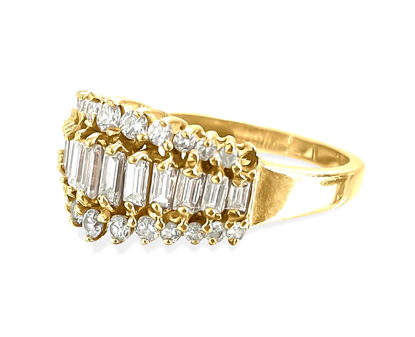 Taille brillant Bague de fiançailles en or jaune et diamant de 1,00 carat en vente