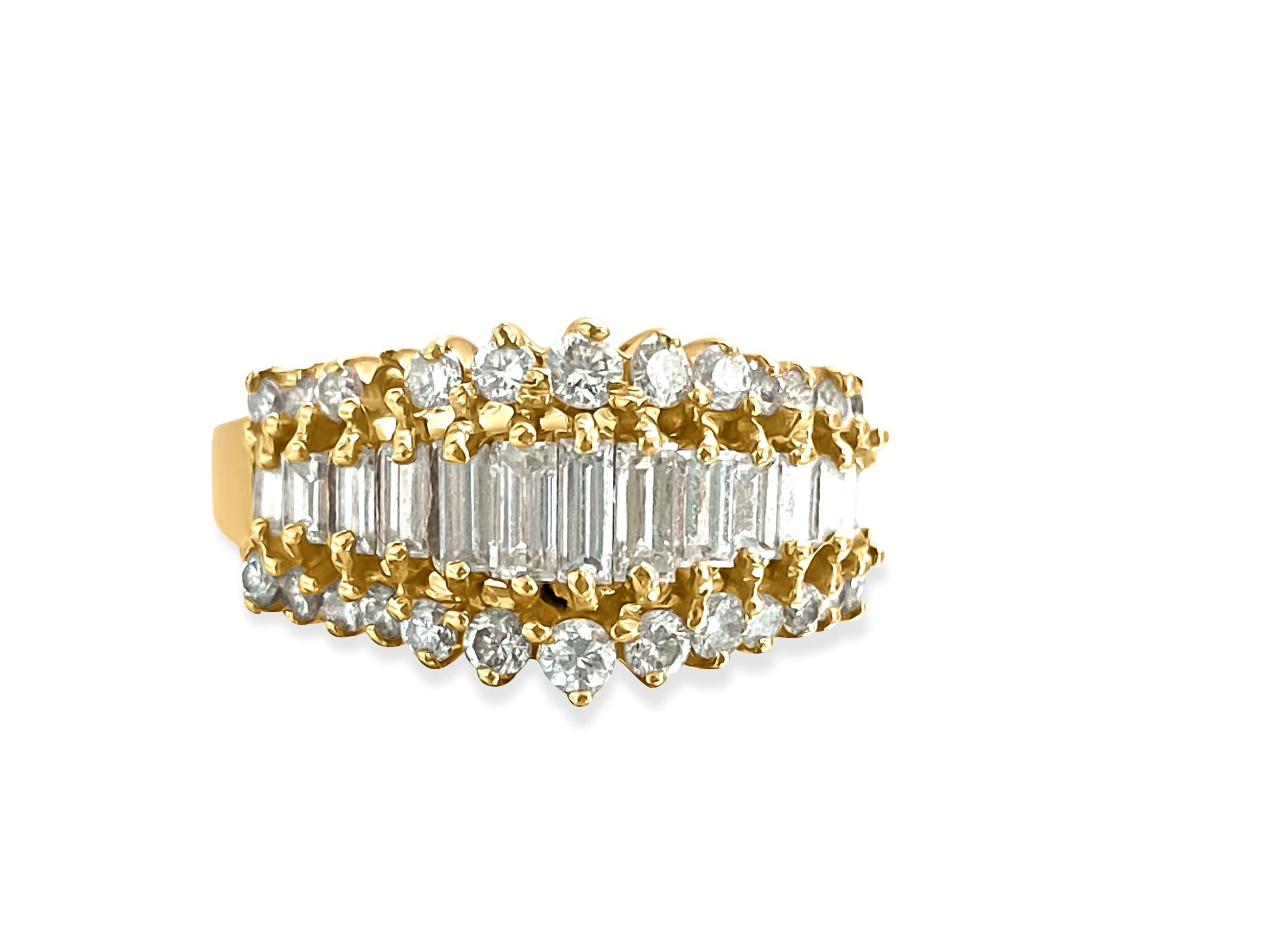 Brilliant Cut 1.00 Carat Diamond and Yellow Gold Engagement Ring For Sale