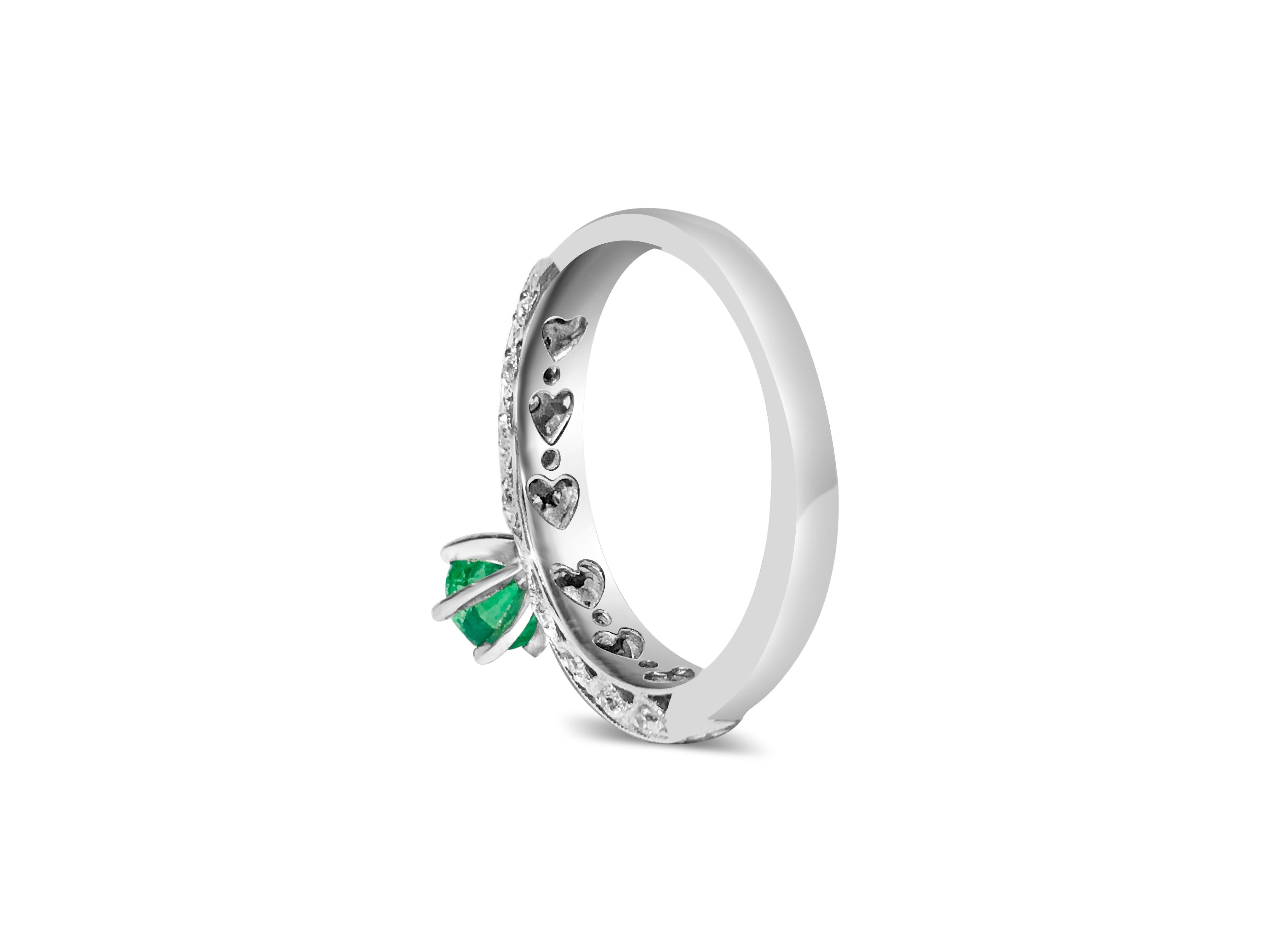 Emerald Cut 1.00 Carat Diamond & Colombian Emerald Ring in 14K Gold For Sale