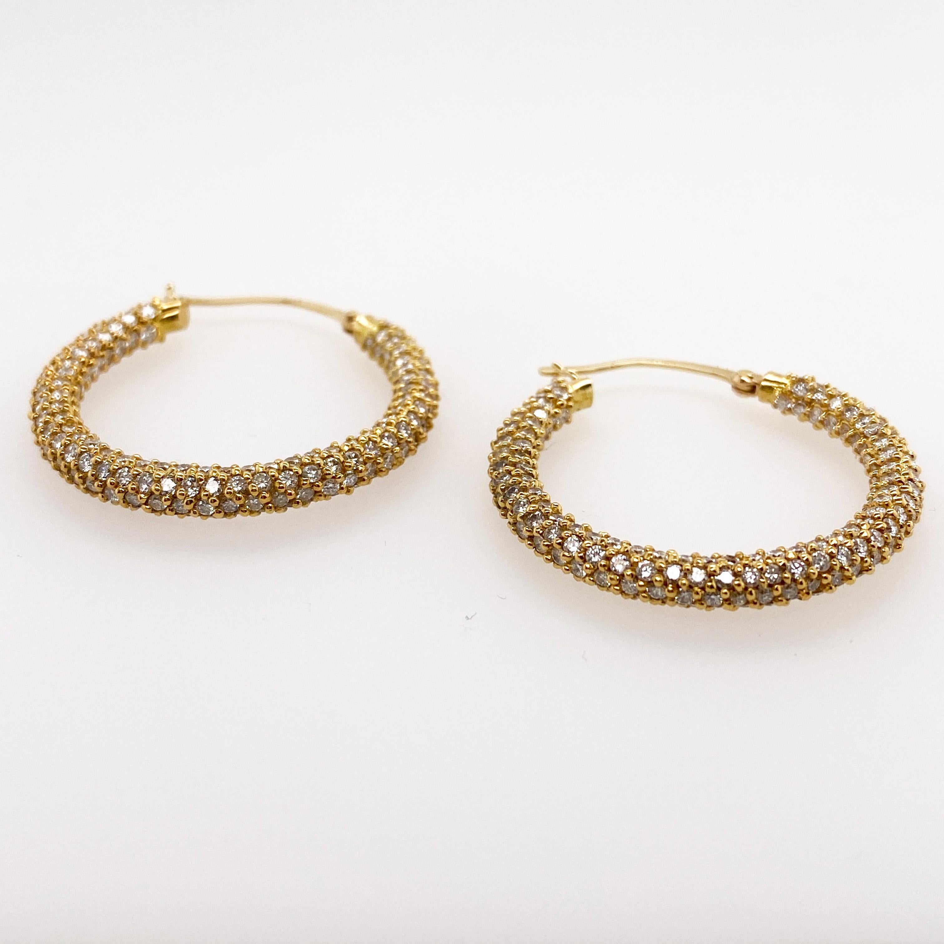1.00 Carat Diamond Pavé Hoop Earrings in 14k Yellow Gold In New Condition In Austin, TX