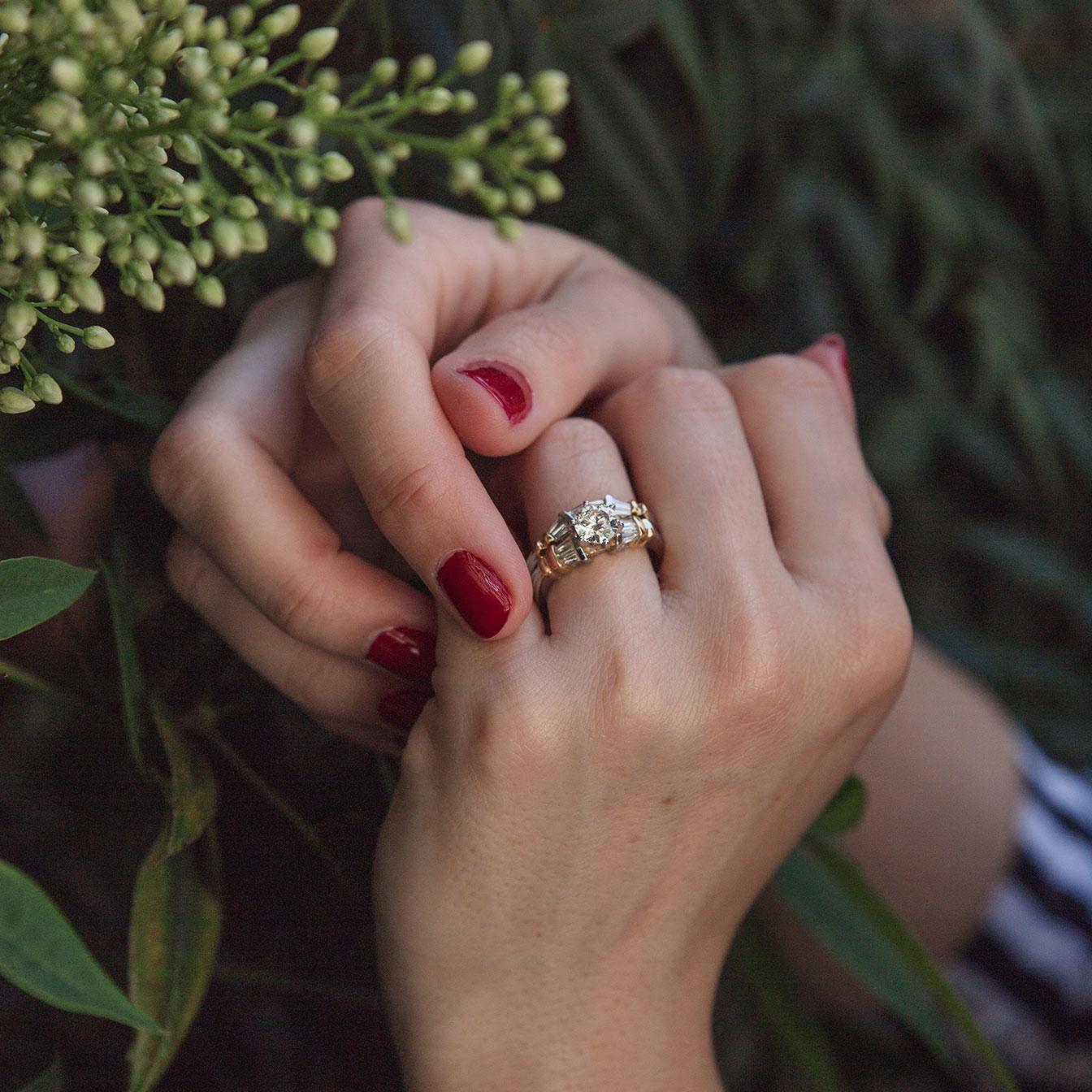 1.00 Carat Diamond Platinum and 18 Carat Gold Bridal Engagement Wedding Ring Set In Good Condition In Hamilton, AU