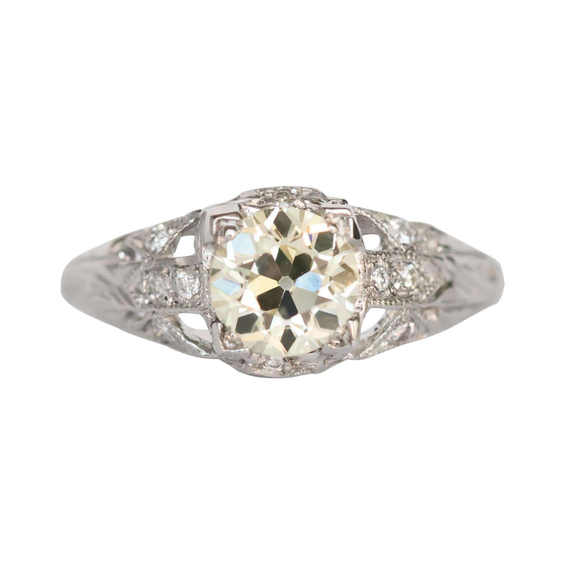 1.00 Carat Diamond Platinum Engagement Ring For Sale