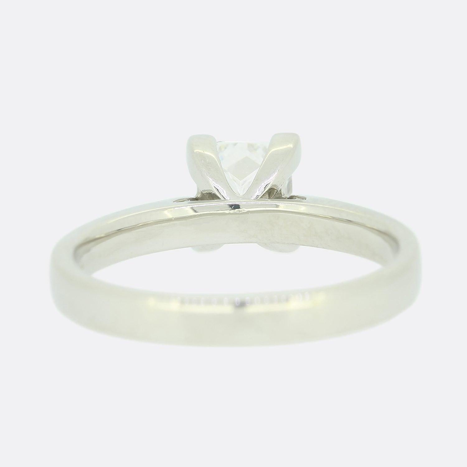 1.00 Carat Diamond Princess Cut Solitaire Engagement Ring In Excellent Condition For Sale In London, GB