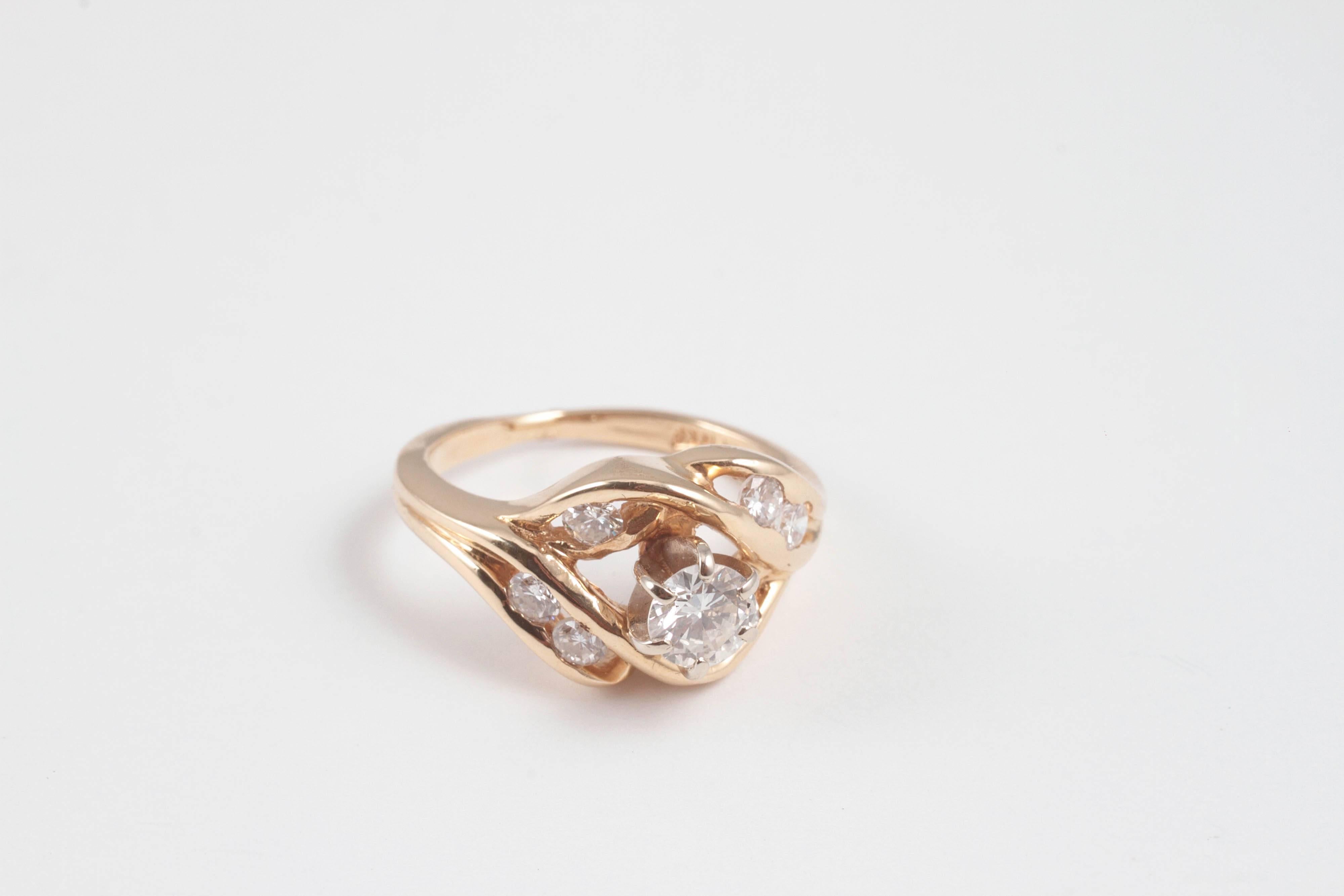 1.00 Carat Diamond Ring in 14 Karat Yellow Gold In Good Condition For Sale In Dallas, TX
