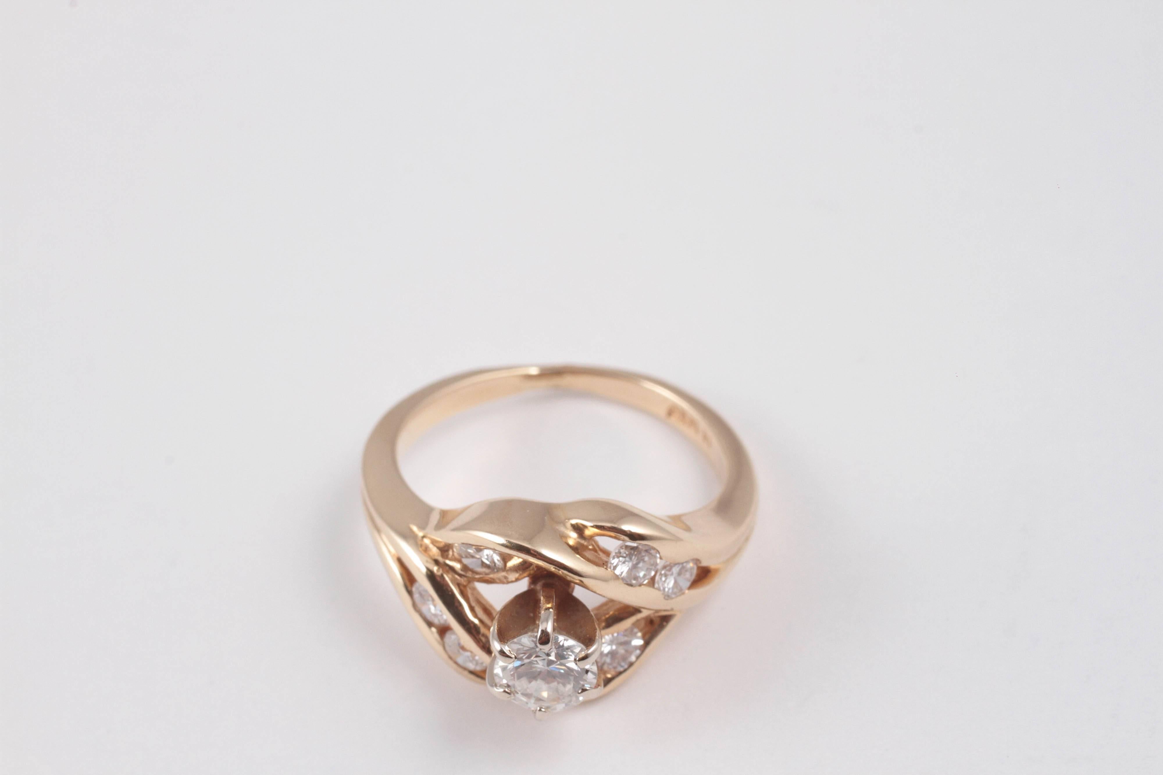 Women's 1.00 Carat Diamond Ring in 14 Karat Yellow Gold For Sale