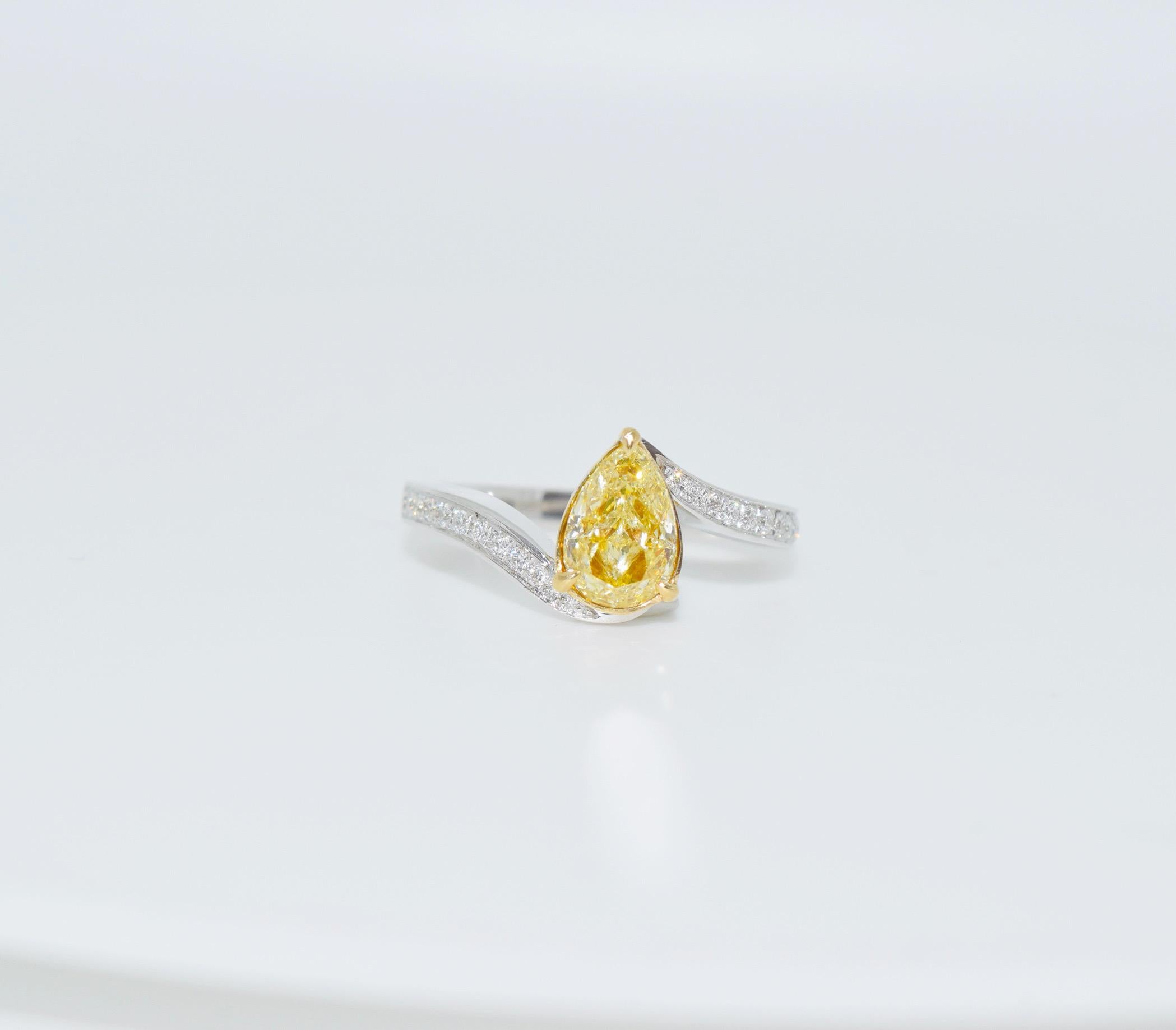 1.00 Carat Diamond Ring VS2 Clarity GIA Certified For Sale 4