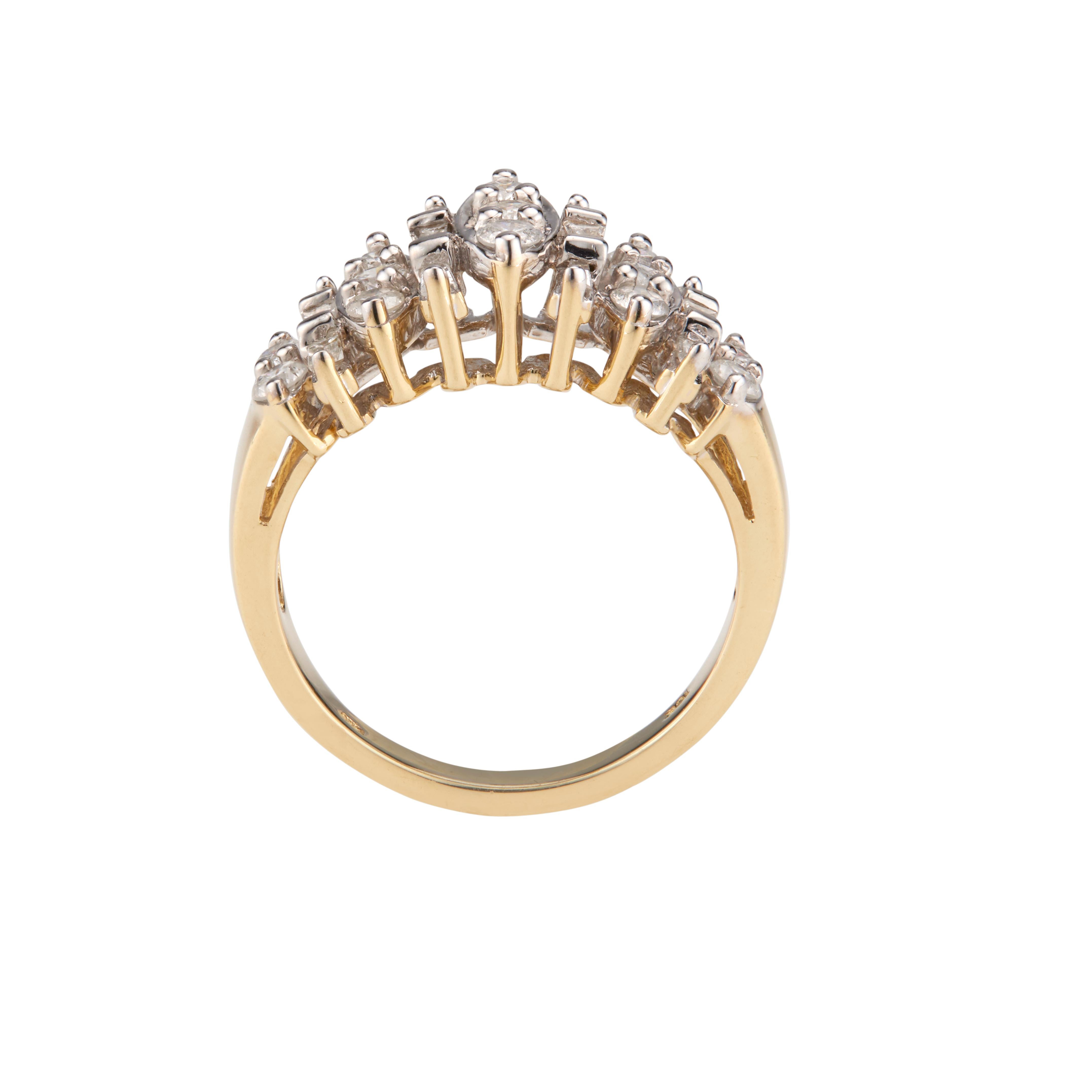 Round Cut 1.00 Carat Diamond Yellow Gold Cluster Ring For Sale