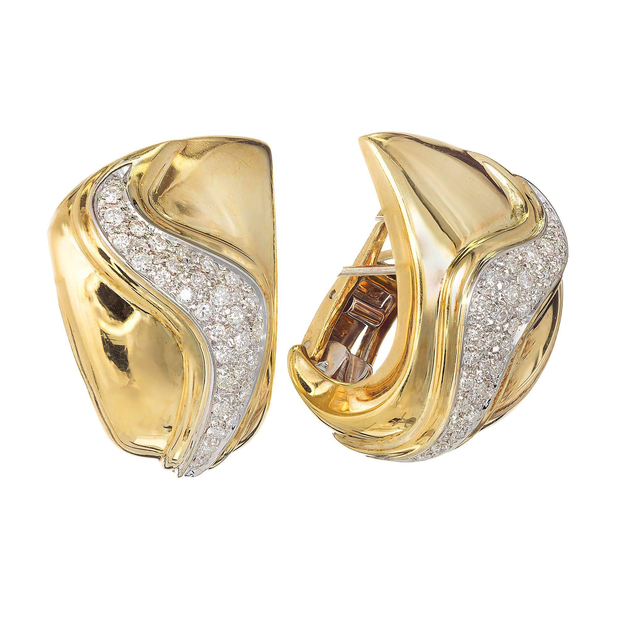 1.00 Carat Diamond Yellow Gold Swirl Earrings In Good Condition For Sale In Stamford, CT